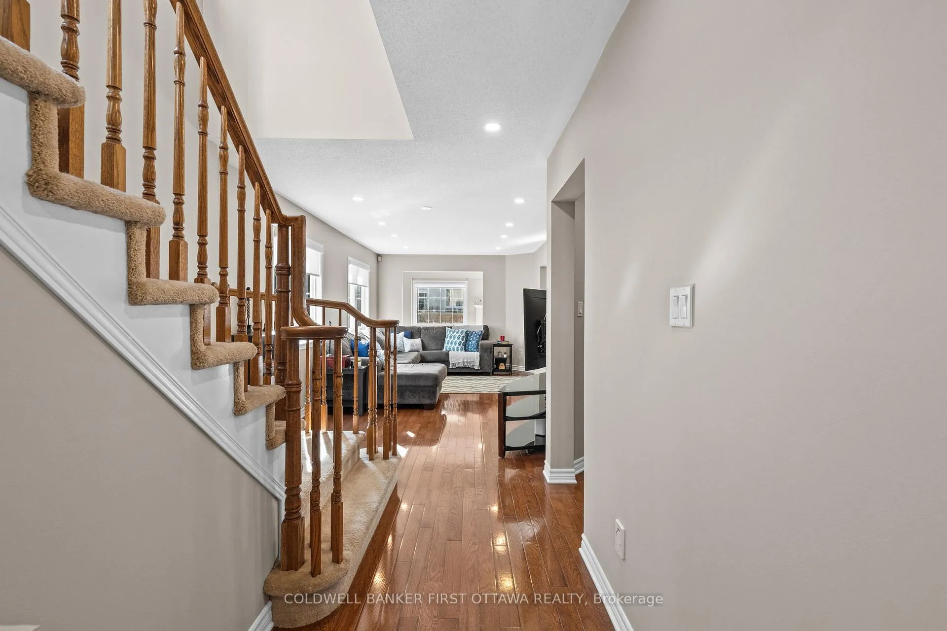 Photo 7 of 20 Fieldberry Private, Ottawa, Barrhaven - Stonebridge — HOMEH