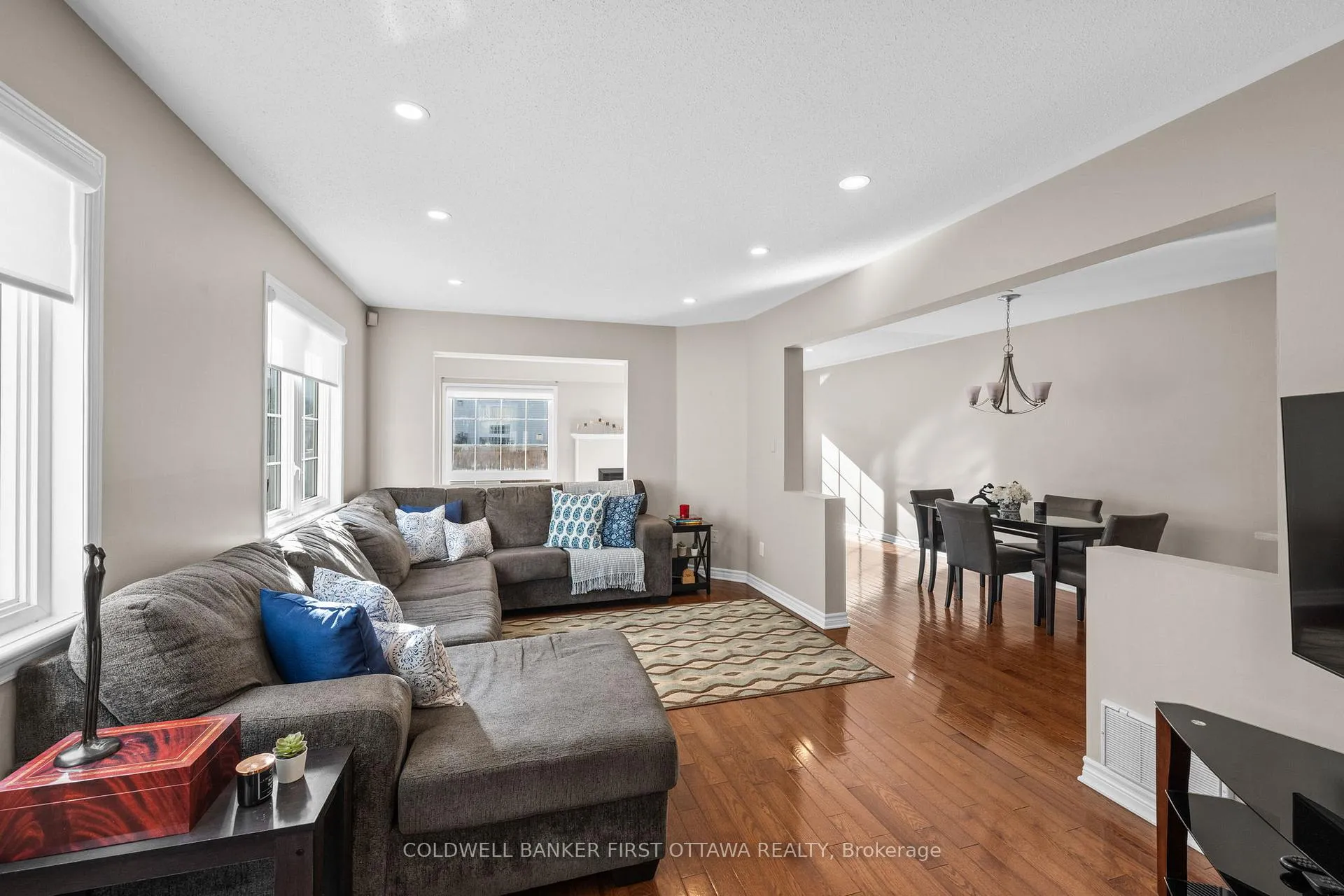 Photo 8 of 20 Fieldberry Private, Ottawa, Barrhaven - Stonebridge — HOMEH