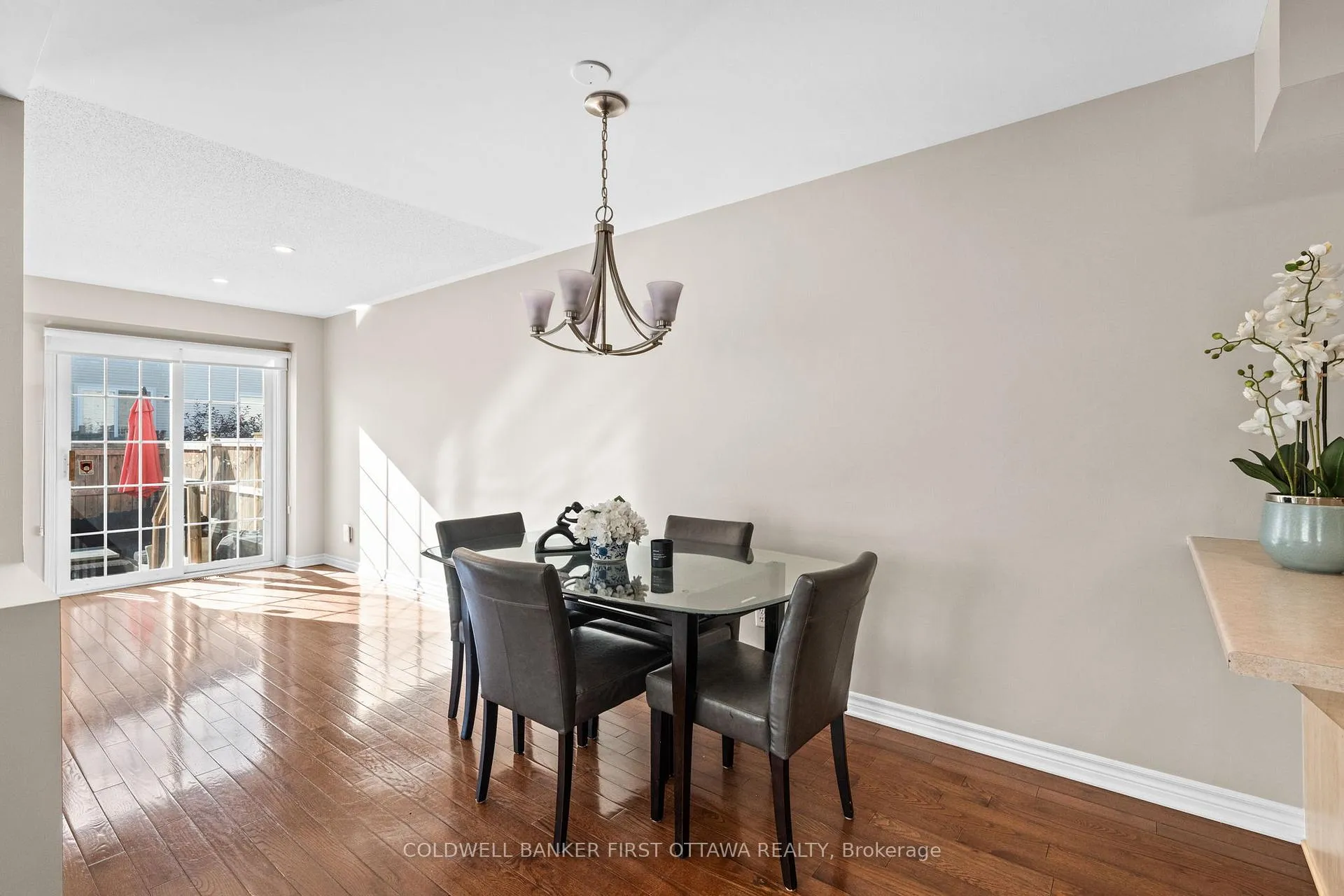 Photo 14 of 20 Fieldberry Private, Ottawa, Barrhaven - Stonebridge — HOMEH
