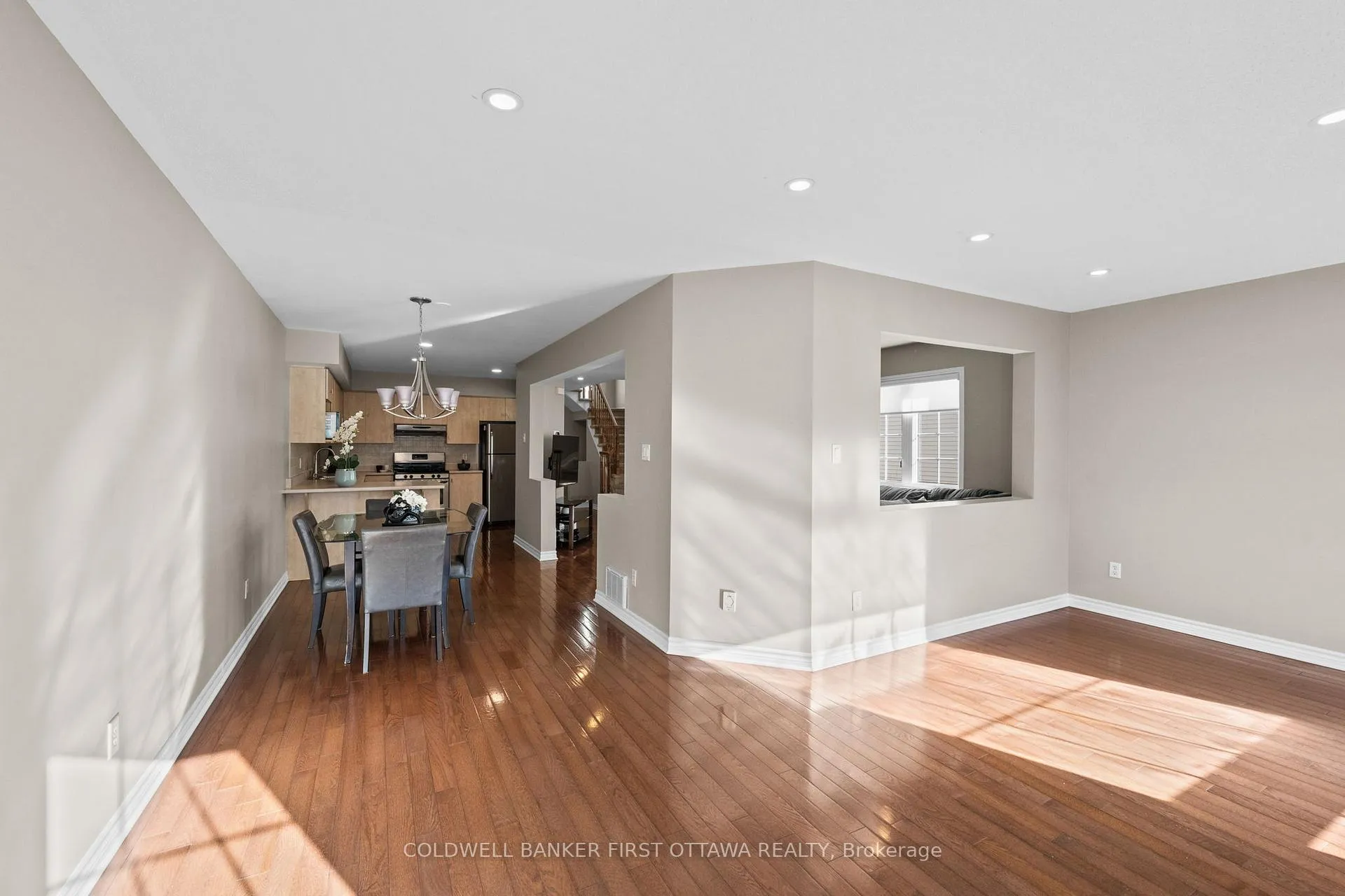 Photo 15 of 20 Fieldberry Private, Ottawa, Barrhaven - Stonebridge — HOMEH