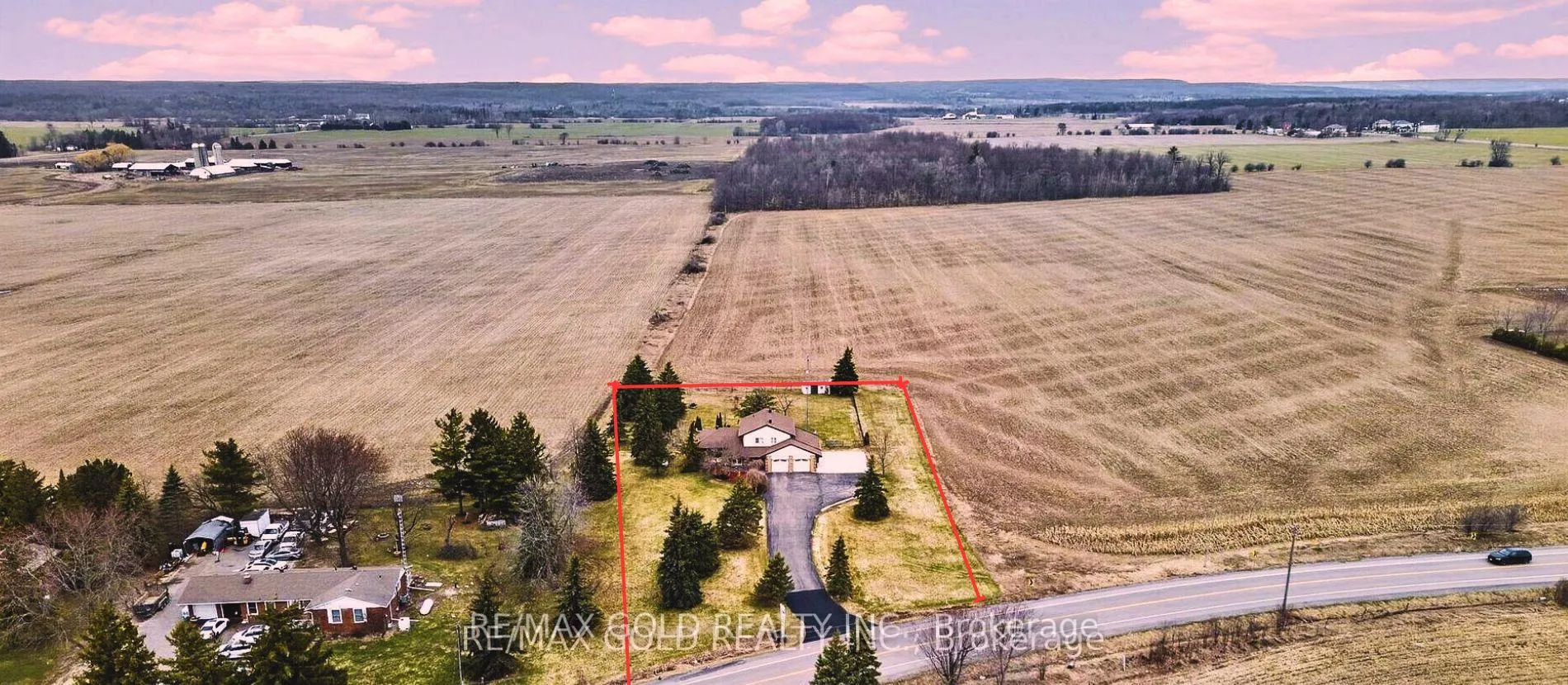 Photo 1 of 752 Old School Road, Caledon, Rural Caledon — HOMEH