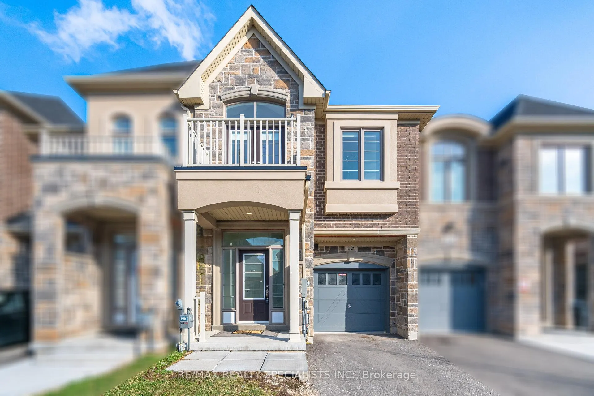 Photo 2 of 13 Dalbeattie Drive N, Brampton, Bram West — HOMEH