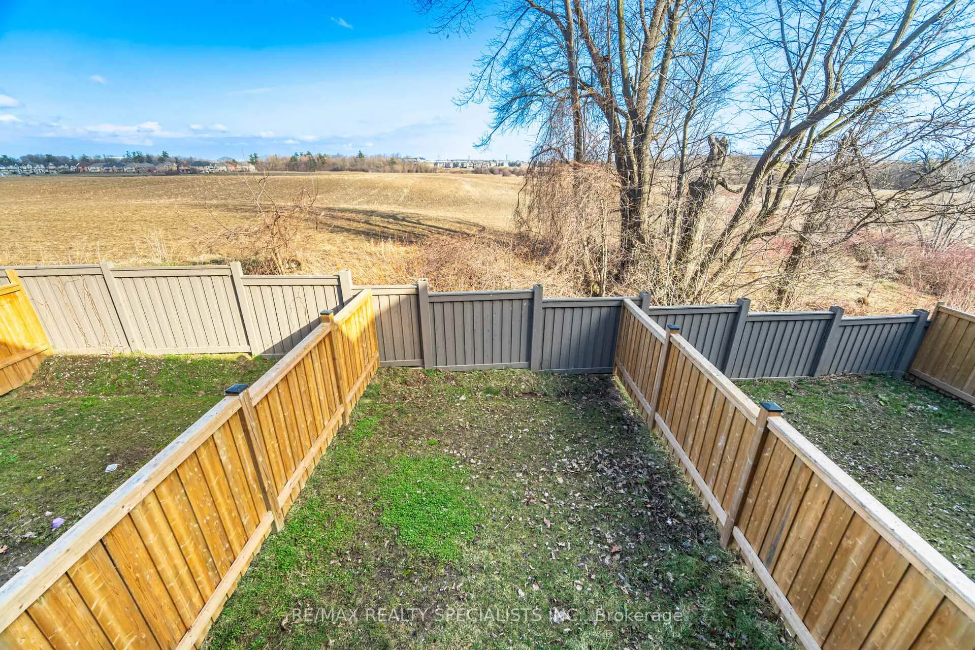 Photo 24 of 13 Dalbeattie Drive N, Brampton, Bram West — HOMEH