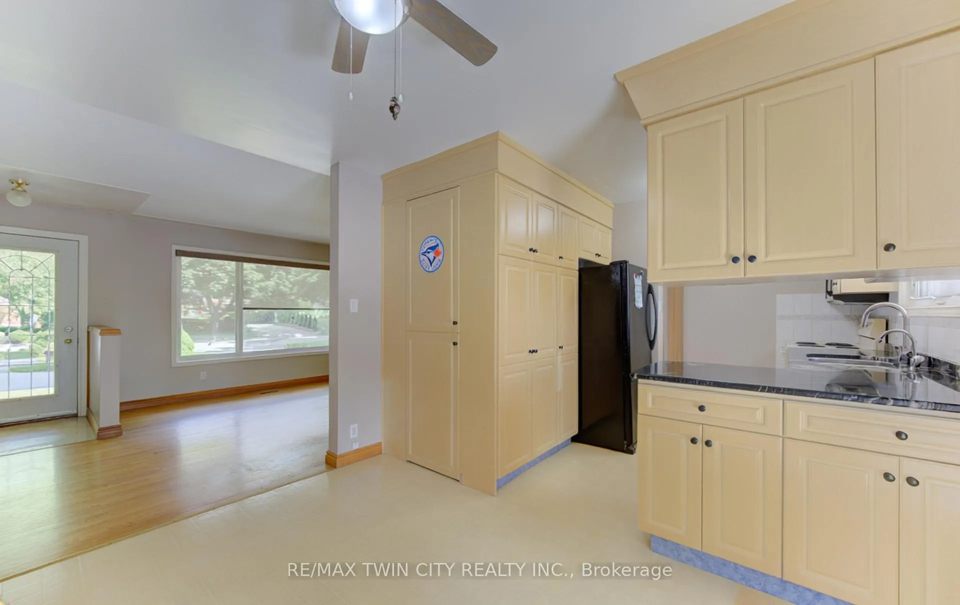 Photo 10 of 209 Dixie Crescent, Waterloo, Downtown Waterloo — HOMEH