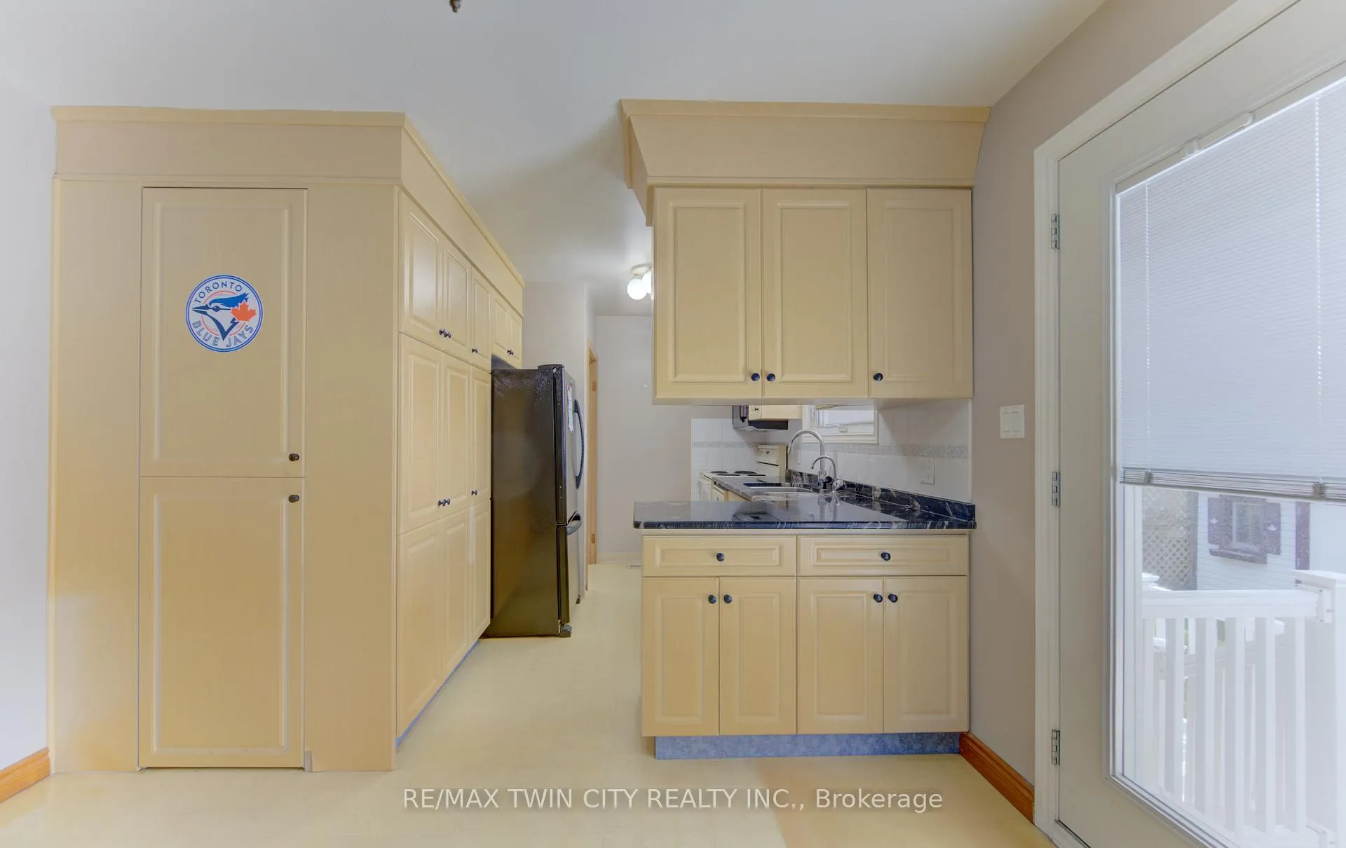 Photo 16 of 209 Dixie Crescent, Waterloo, Downtown Waterloo — HOMEH