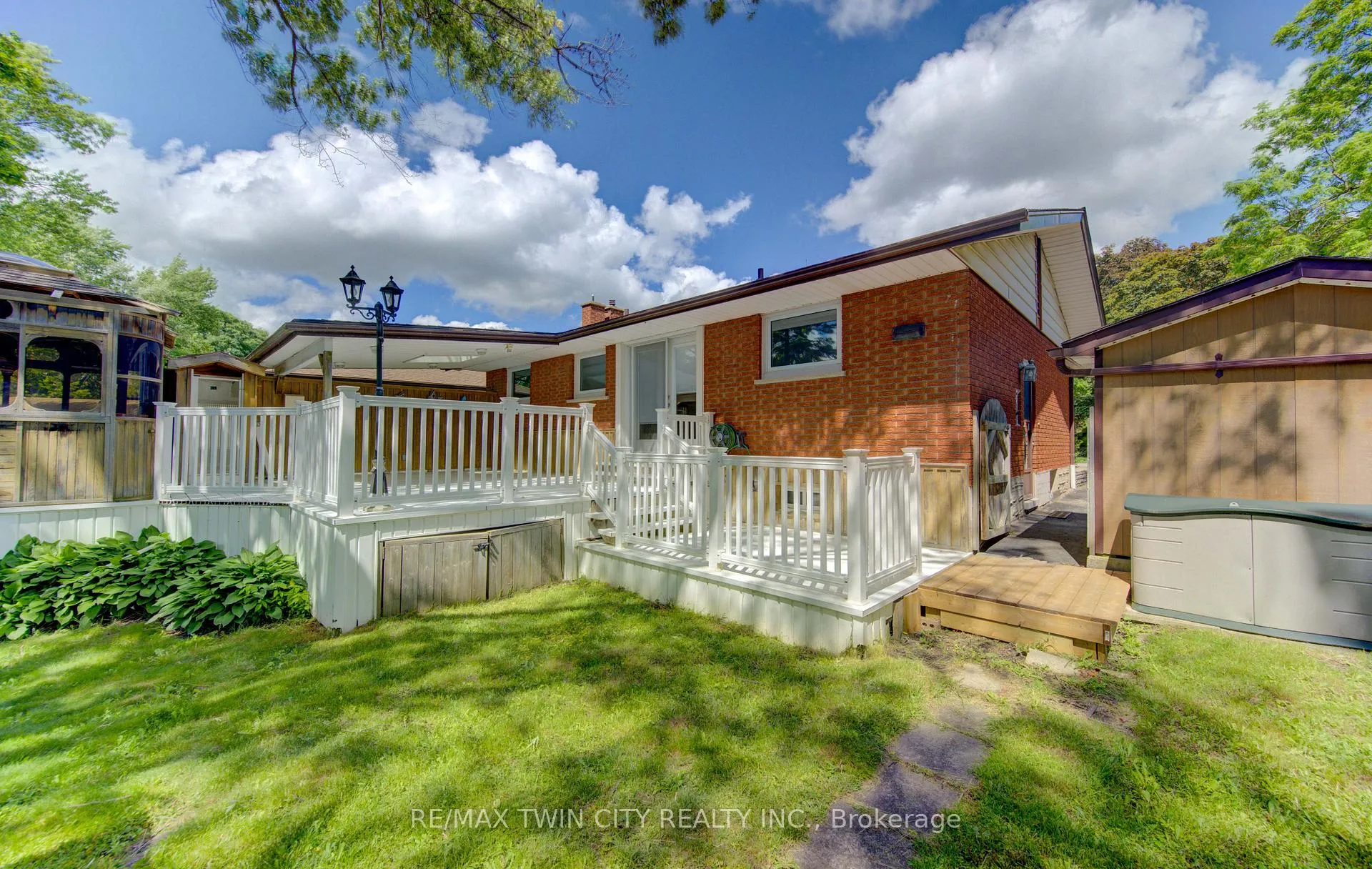 Photo 36 of 209 Dixie Crescent, Waterloo, Downtown Waterloo — HOMEH