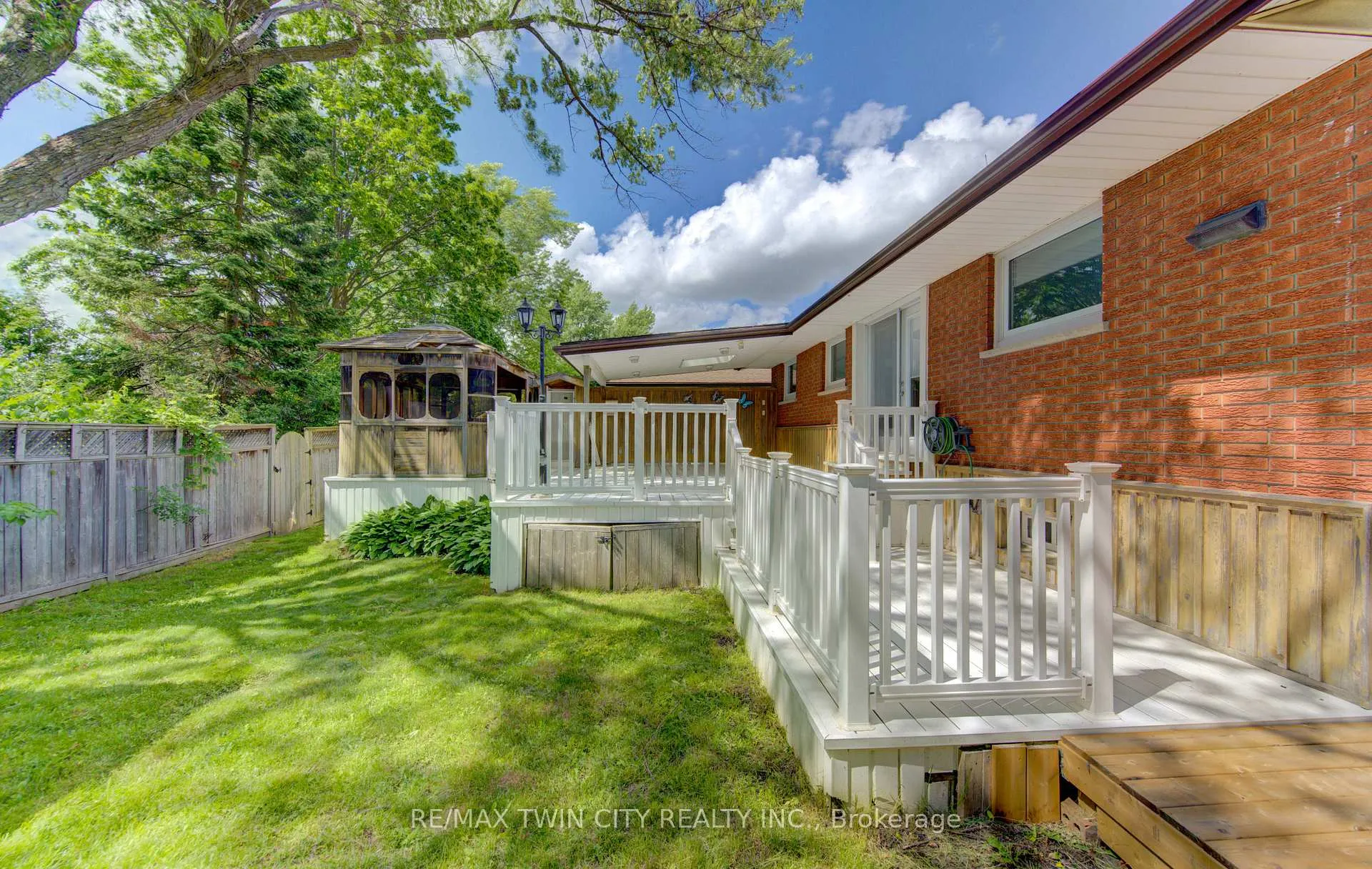 Photo 37 of 209 Dixie Crescent, Waterloo, Downtown Waterloo — HOMEH