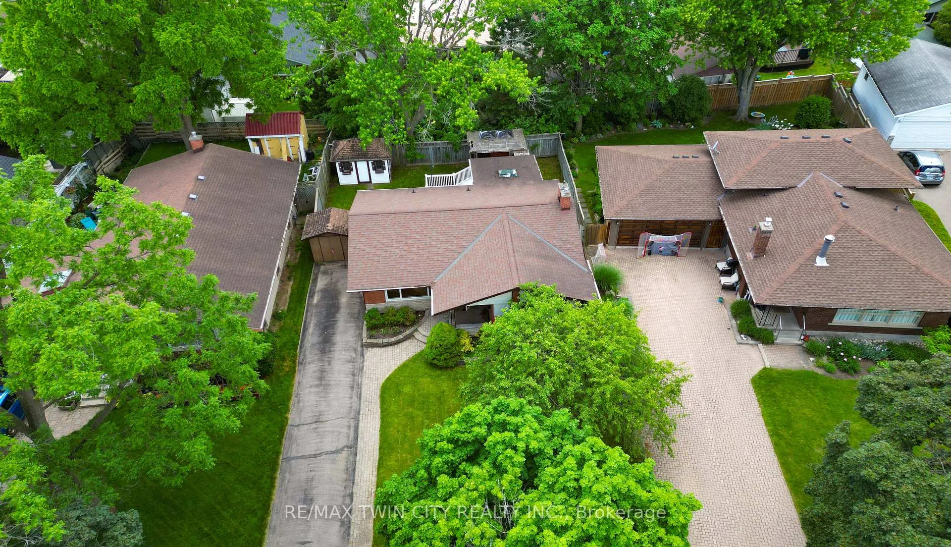 Photo 46 of 209 Dixie Crescent, Waterloo, Downtown Waterloo — HOMEH