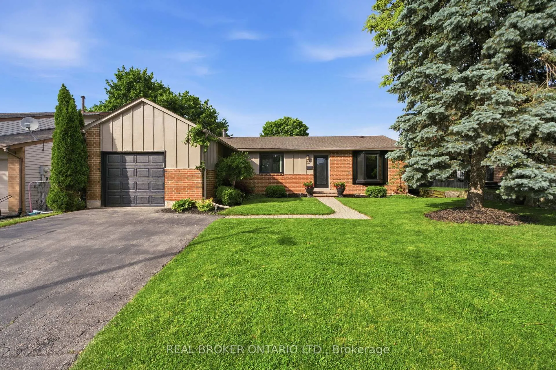 Photo 1 of 37 Melissa Crescent, Hamilton, Waterdown — HOMEH