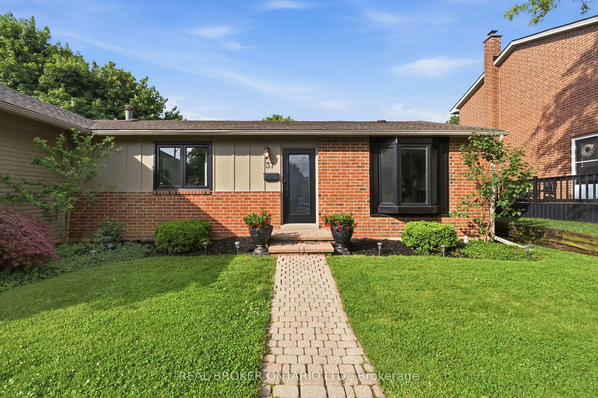 Photo 5 of 37 Melissa Crescent, Hamilton, Waterdown — HOMEH