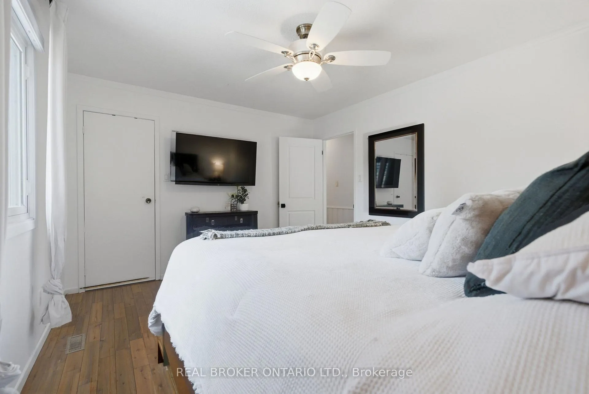 Photo 22 of 37 Melissa Crescent, Hamilton, Waterdown — HOMEH
