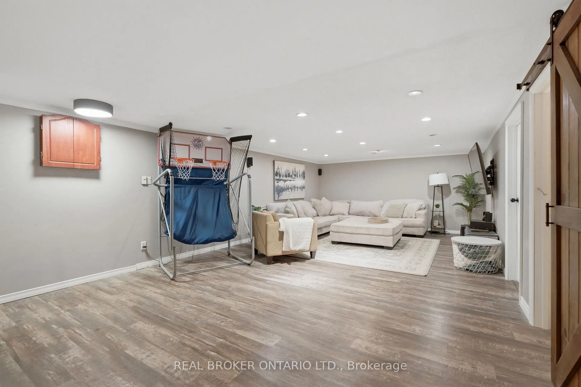 Photo 30 of 37 Melissa Crescent, Hamilton, Waterdown — HOMEH