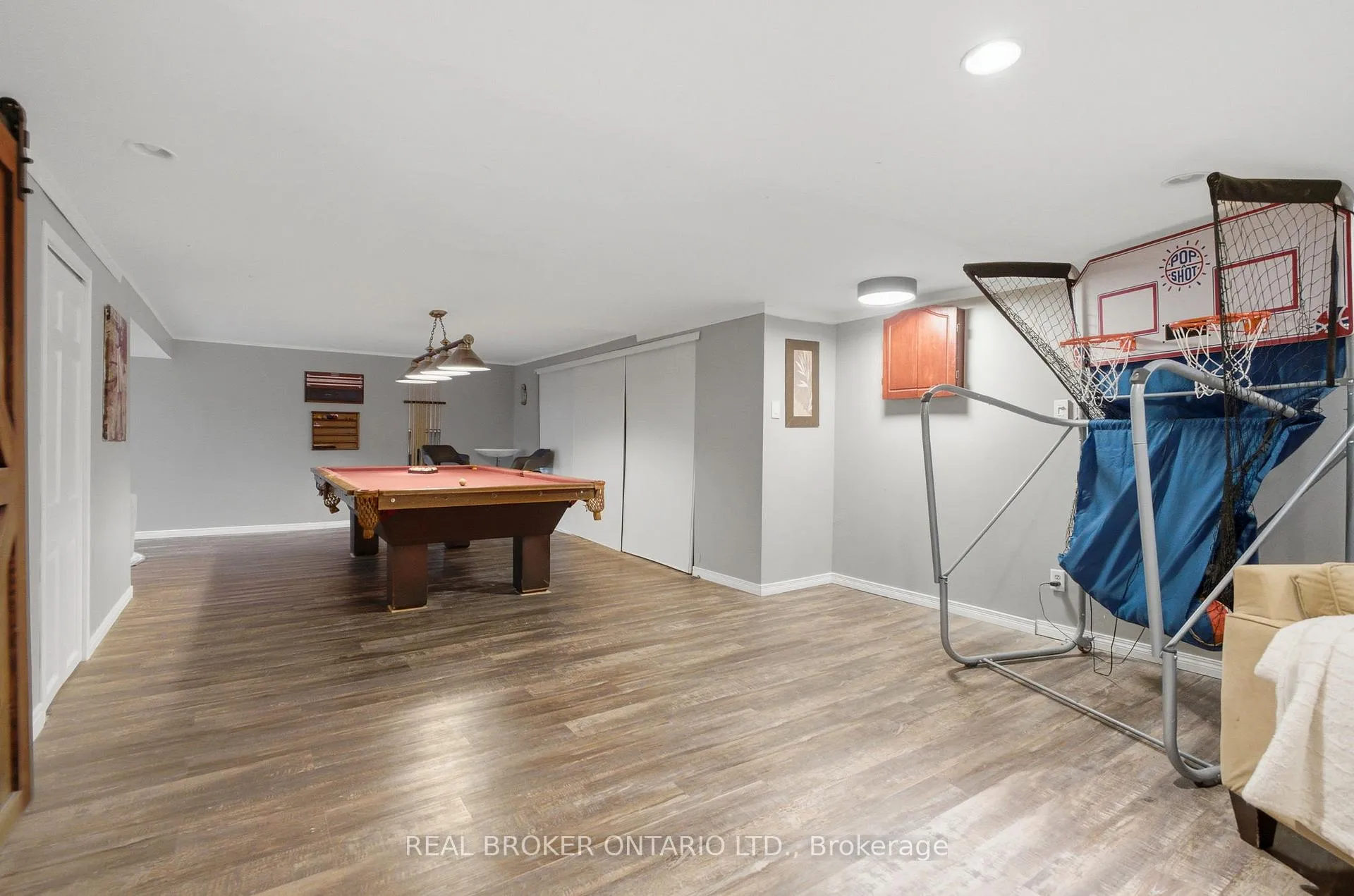 Photo 34 of 37 Melissa Crescent, Hamilton, Waterdown — HOMEH