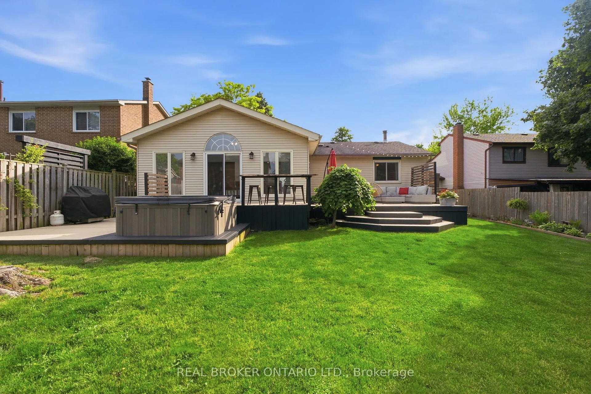 Photo 42 of 37 Melissa Crescent, Hamilton, Waterdown — HOMEH