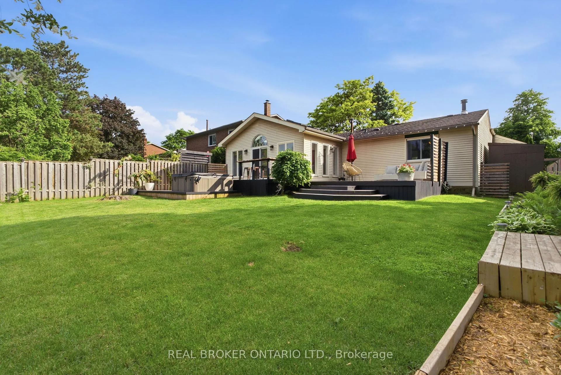 Photo 43 of 37 Melissa Crescent, Hamilton, Waterdown — HOMEH