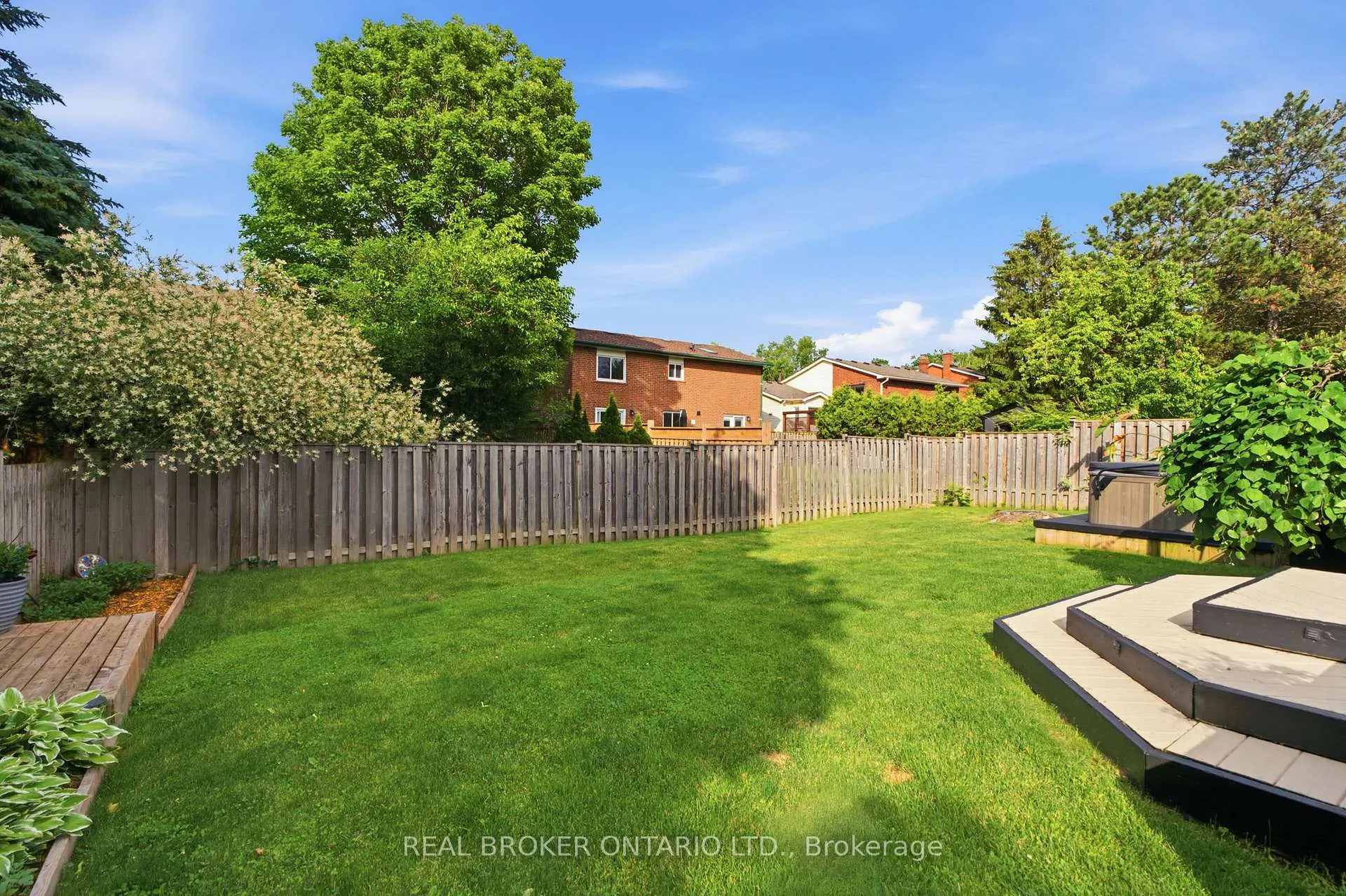 Photo 45 of 37 Melissa Crescent, Hamilton, Waterdown — HOMEH