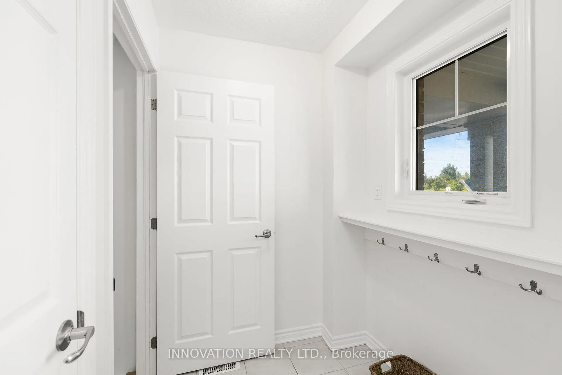 Photo 4 of 389 Rouncey Road, Ottawa, Kanata - Emerald Meadows/Trailwest — HOMEH