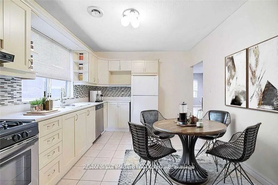Photo 7 of Unit Upper, 745 Coxwell Avenue, Toronto, Danforth — HOMEH