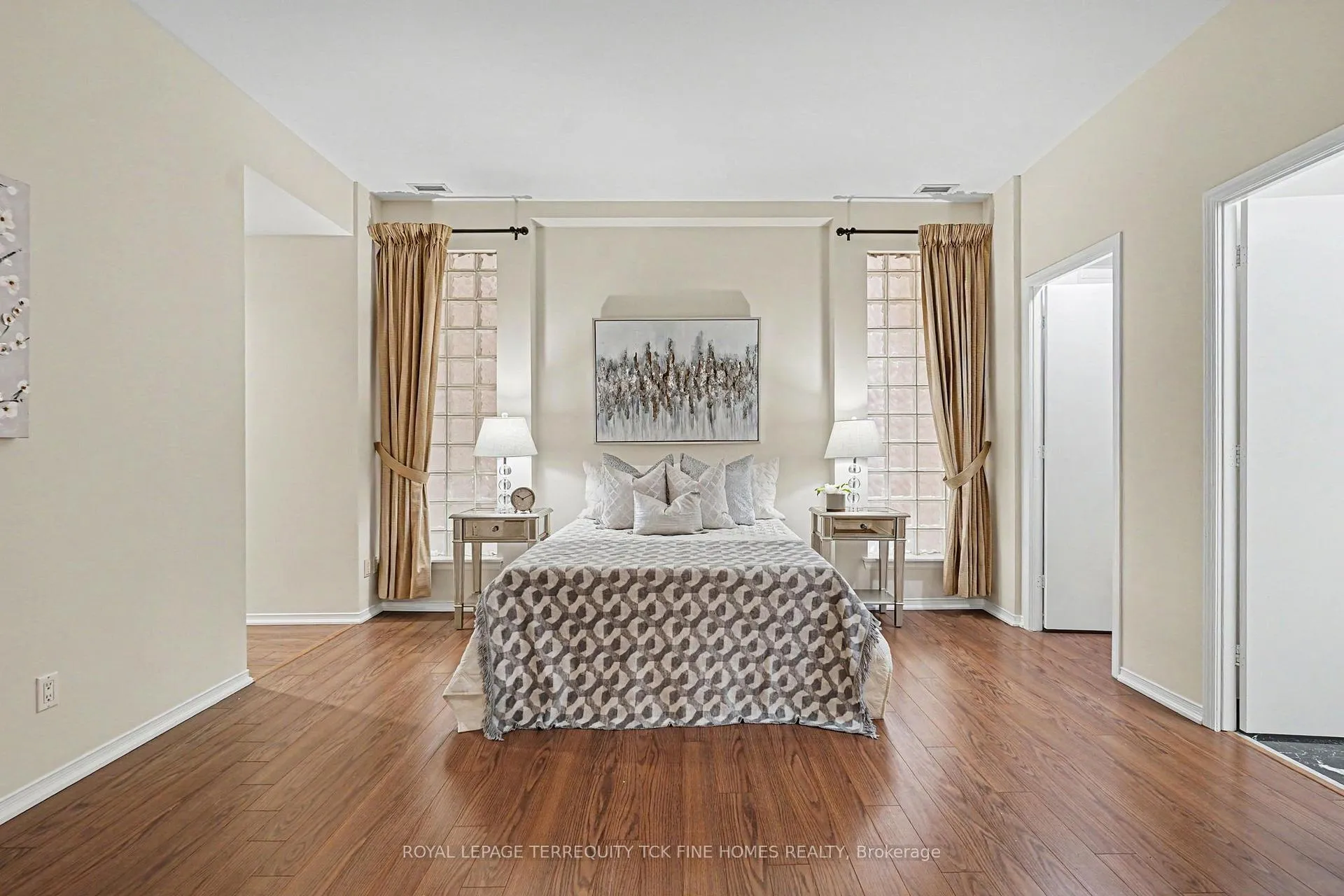 Photo 10 of Unit 2105, 7 King Street E, Toronto, Church-Yonge Corridor — HOMEH