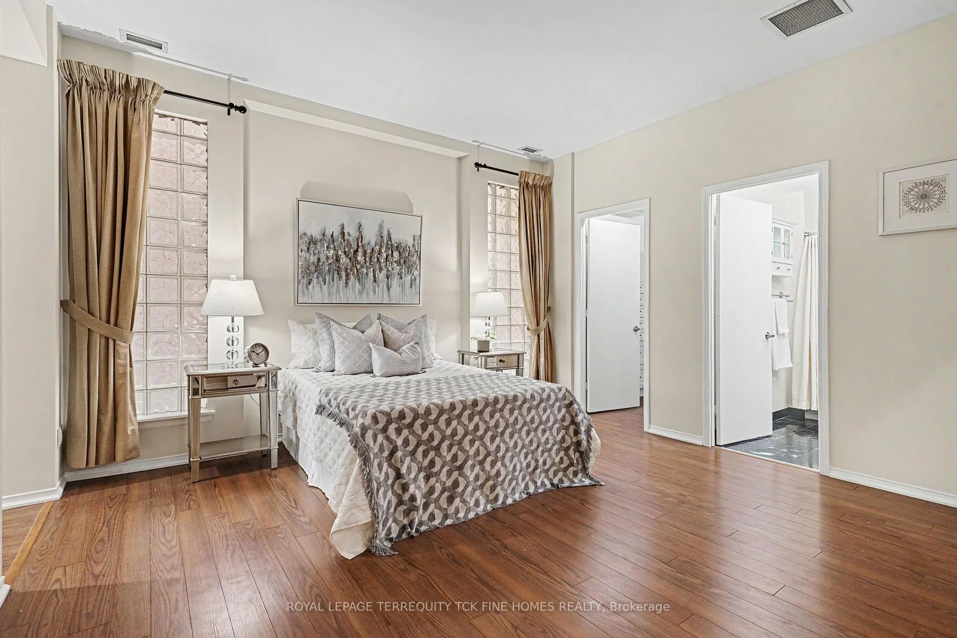 Photo 11 of Unit 2105, 7 King Street E, Toronto, Church-Yonge Corridor — HOMEH