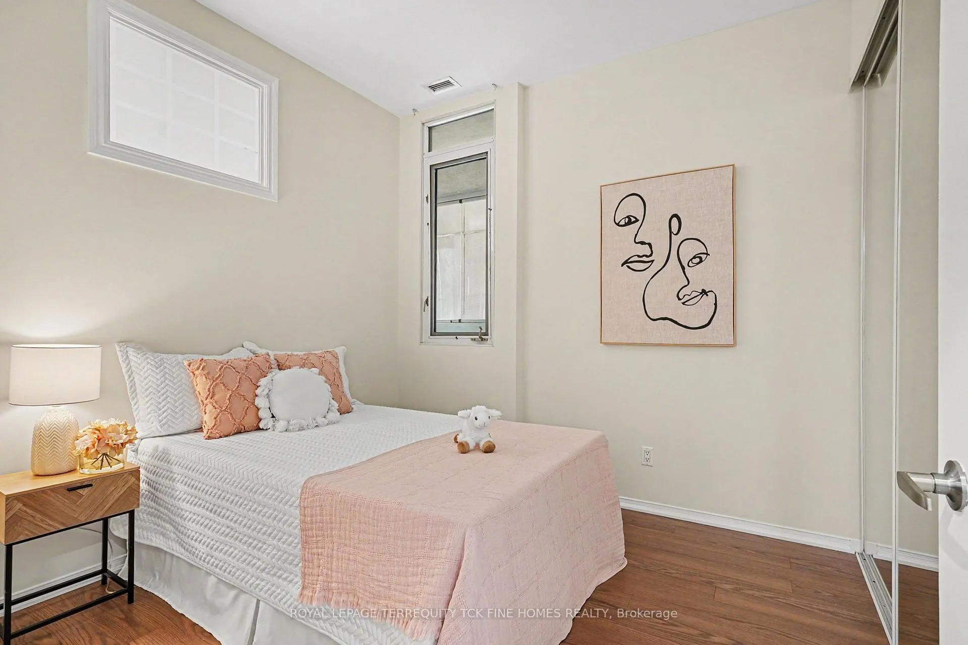 Photo 15 of Unit 2105, 7 King Street E, Toronto, Church-Yonge Corridor — HOMEH