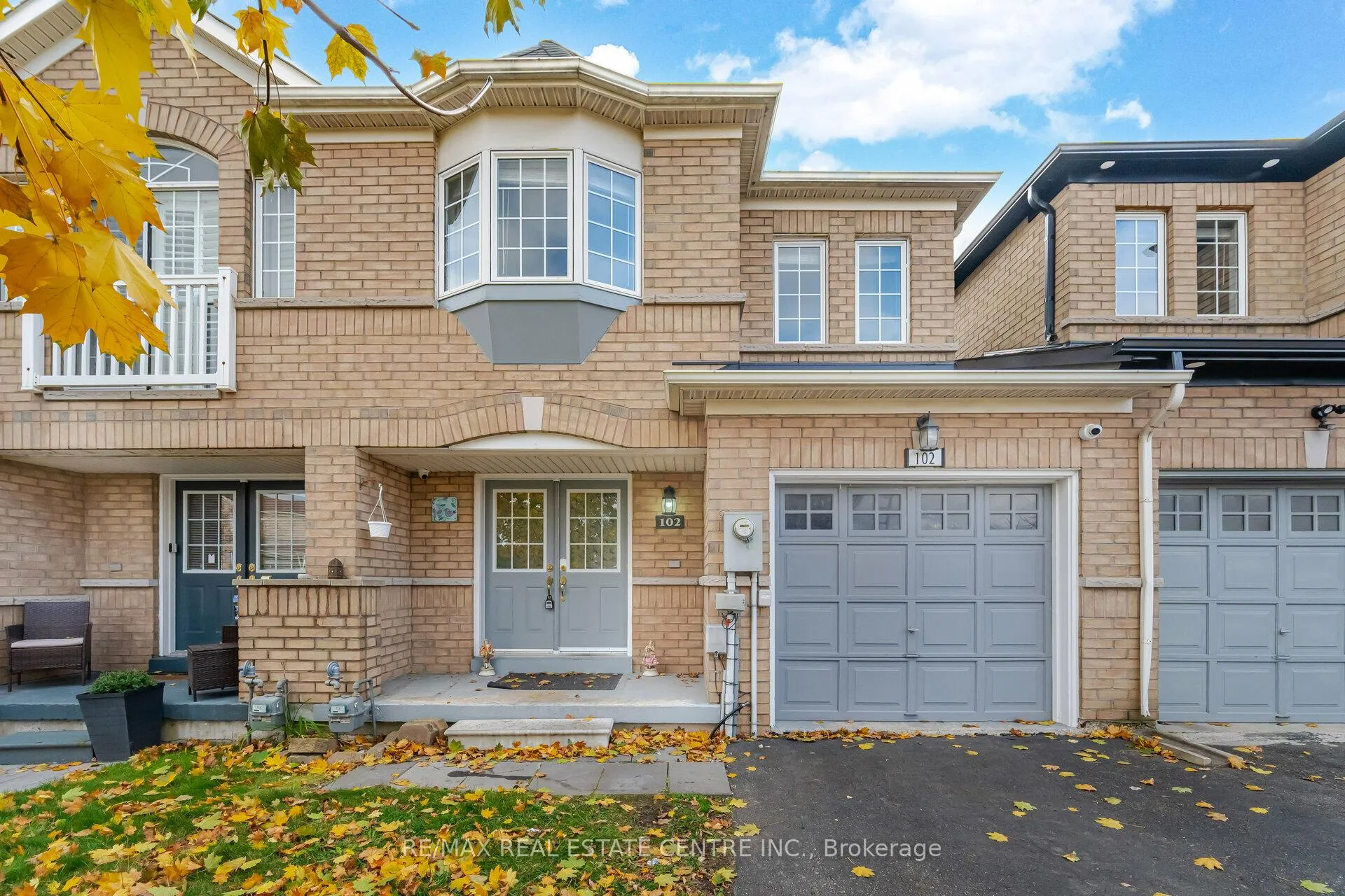 Photo 2 of 102 Charcoal Way, Brampton, Bram West — HOMEH