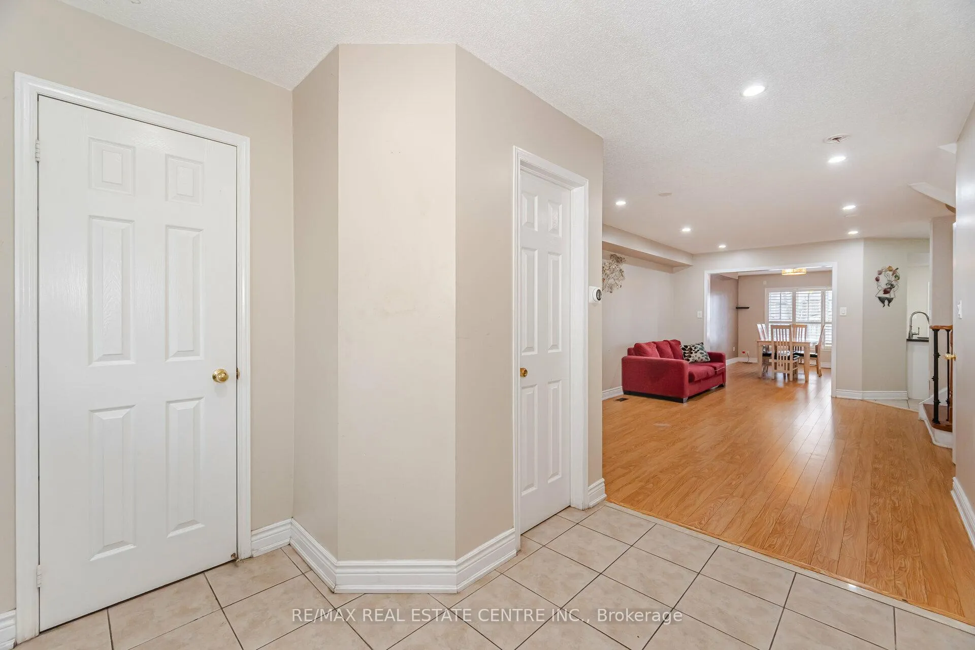 Photo 5 of 102 Charcoal Way, Brampton, Bram West — HOMEH
