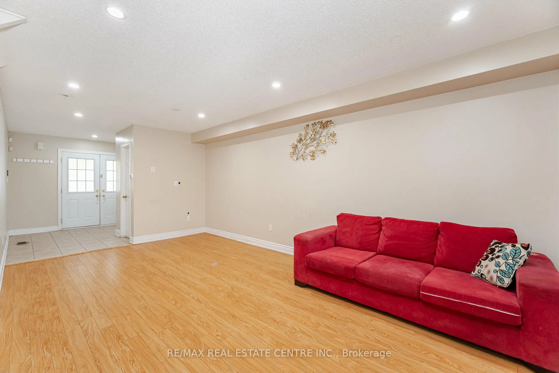 Photo 6 of 102 Charcoal Way, Brampton, Bram West — HOMEH