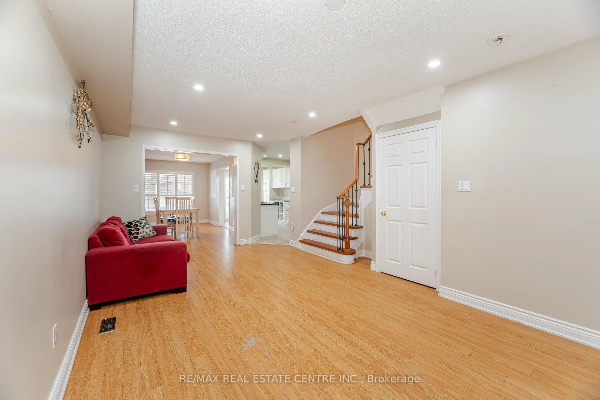 Photo 8 of 102 Charcoal Way, Brampton, Bram West — HOMEH