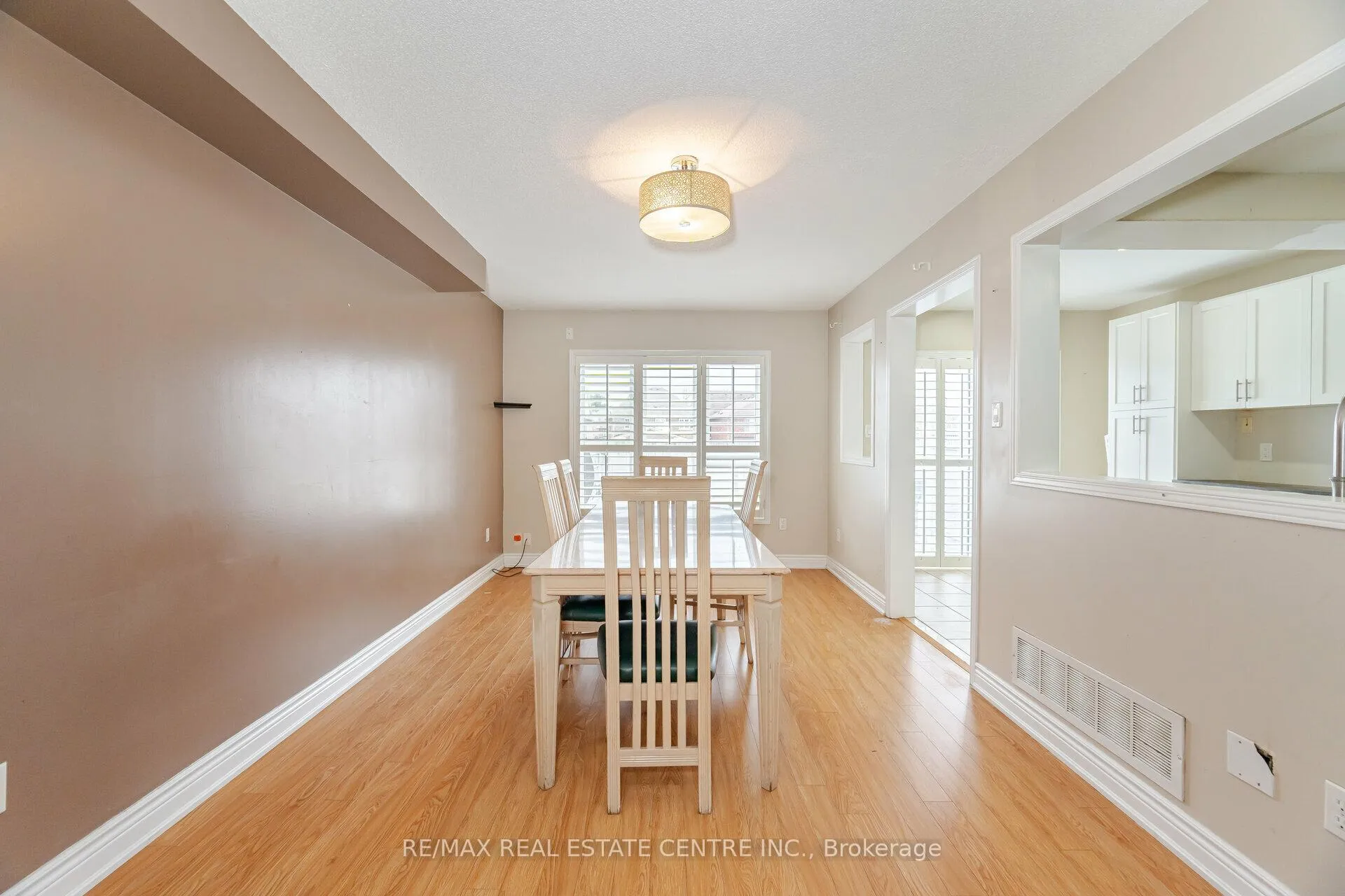 Photo 9 of 102 Charcoal Way, Brampton, Bram West — HOMEH