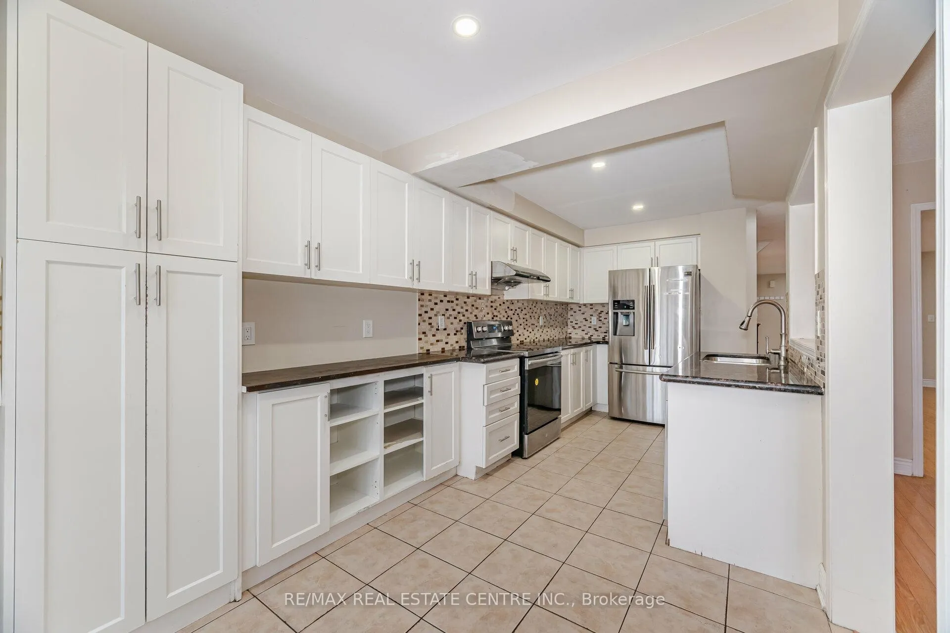 Photo 15 of 102 Charcoal Way, Brampton, Bram West — HOMEH