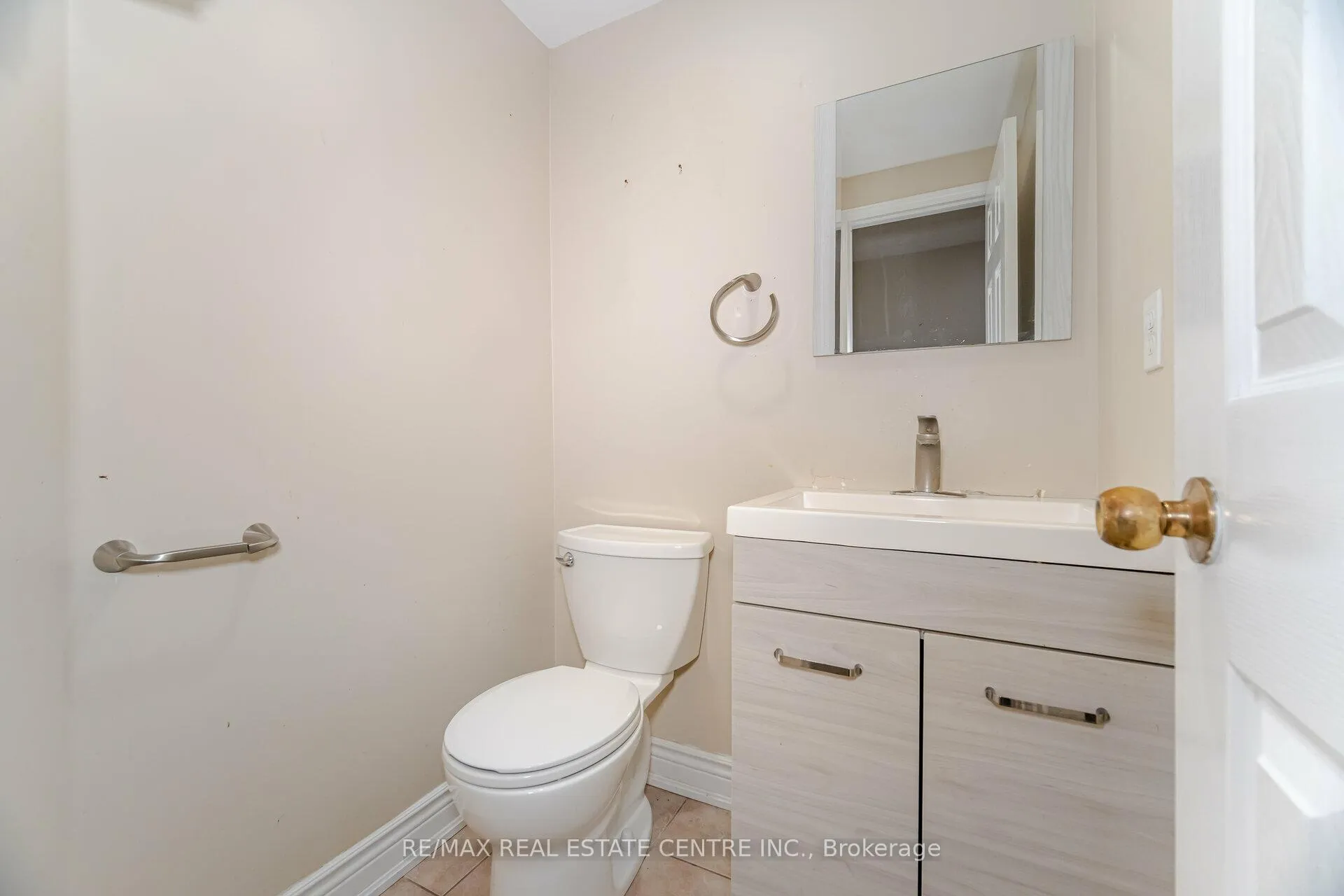 Photo 17 of 102 Charcoal Way, Brampton, Bram West — HOMEH
