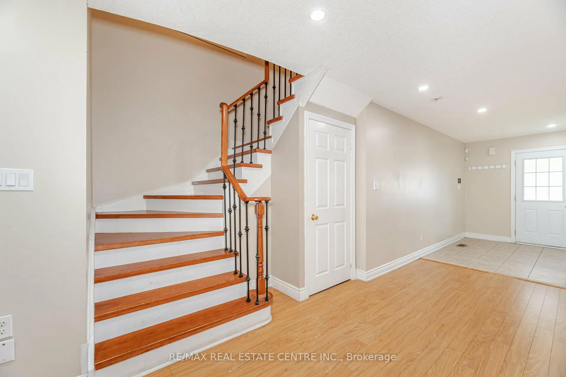 Photo 18 of 102 Charcoal Way, Brampton, Bram West — HOMEH