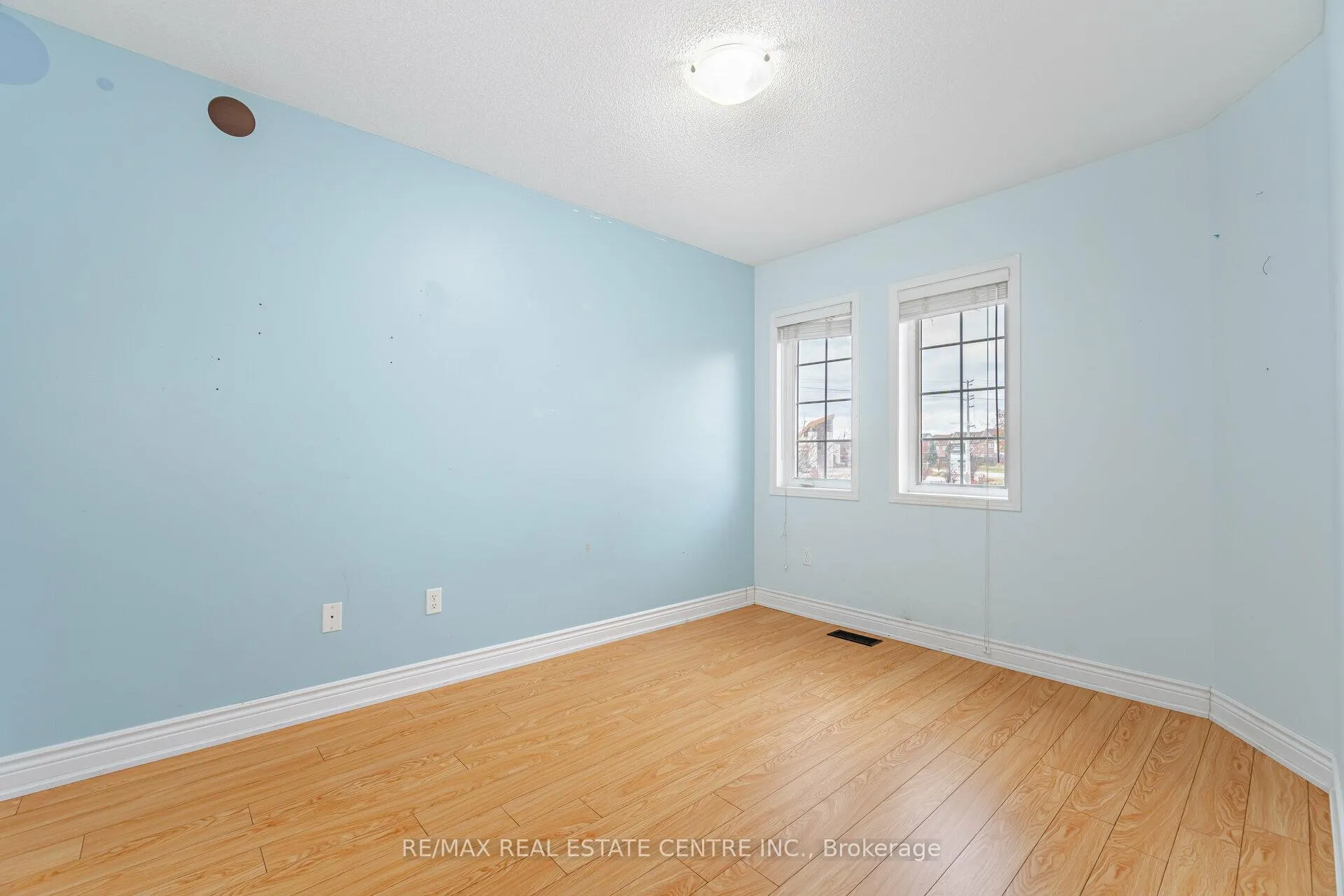 Photo 29 of 102 Charcoal Way, Brampton, Bram West — HOMEH