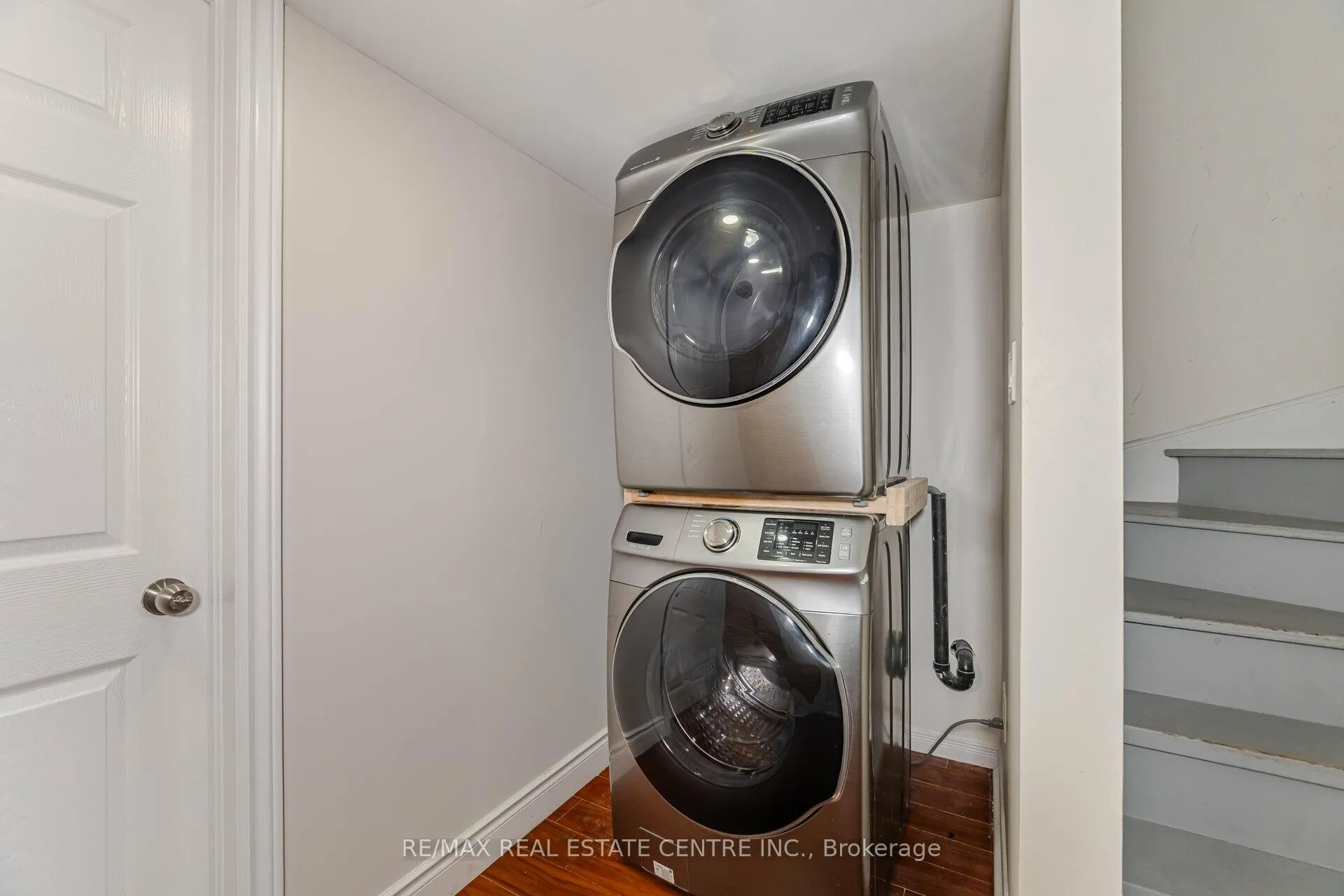 Photo 32 of 102 Charcoal Way, Brampton, Bram West — HOMEH