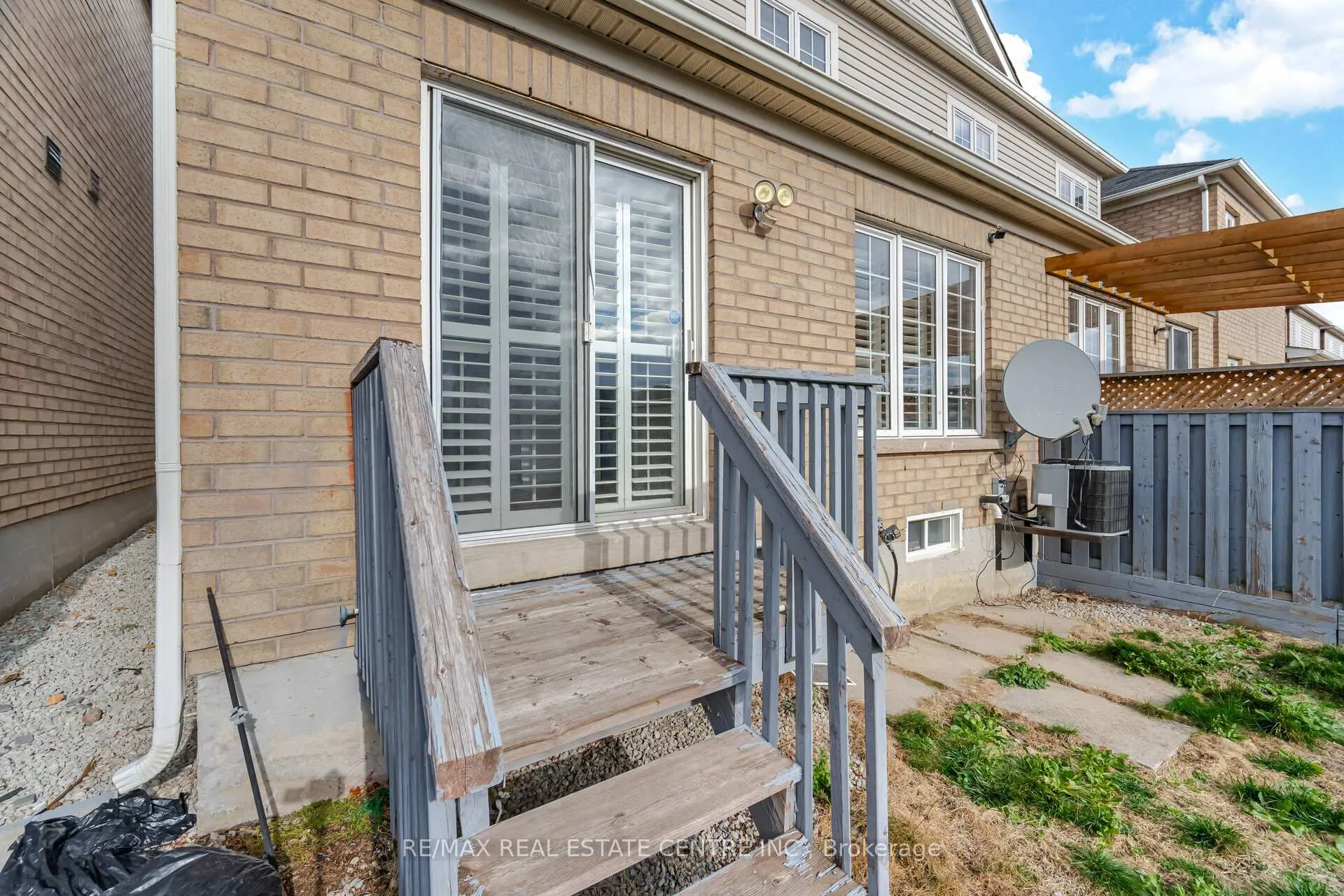 Photo 33 of 102 Charcoal Way, Brampton, Bram West — HOMEH