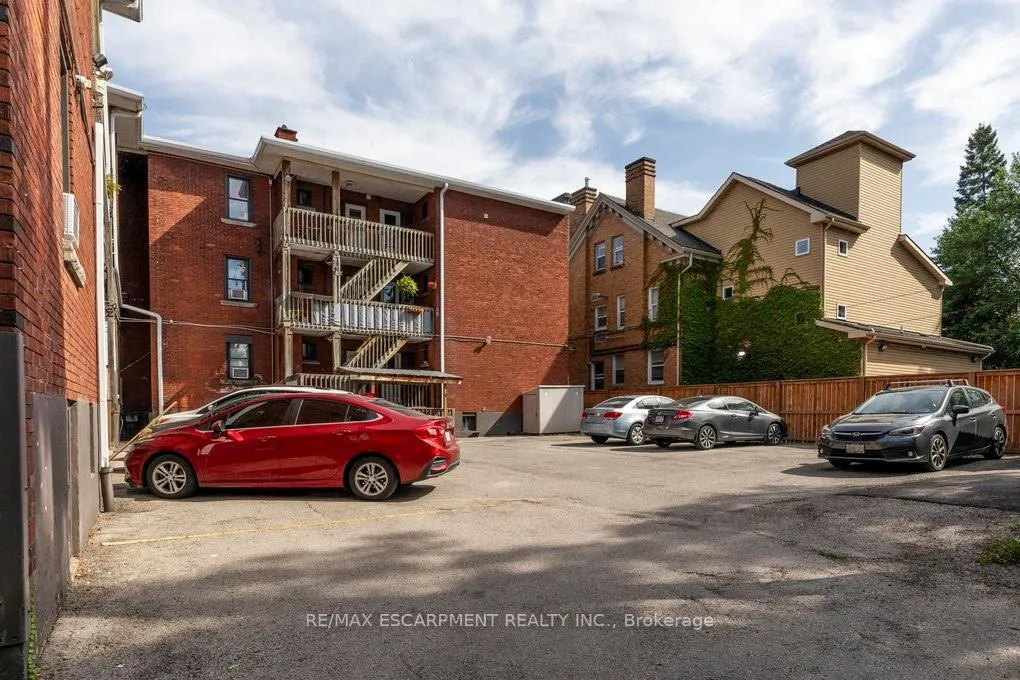 Photo 5 of Unit 1, 352 Hunter Street E, Hamilton, Stinson — HOMEH