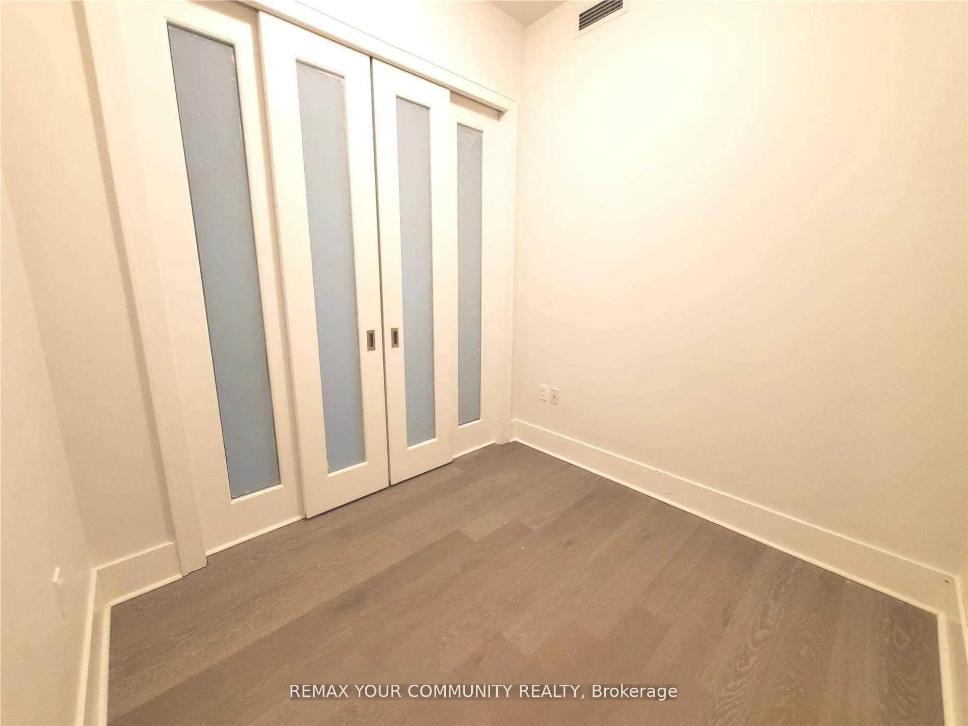 Photo 15 of Unit 918, 29 Queens Quay E, Toronto, Waterfront Communities — HOMEH