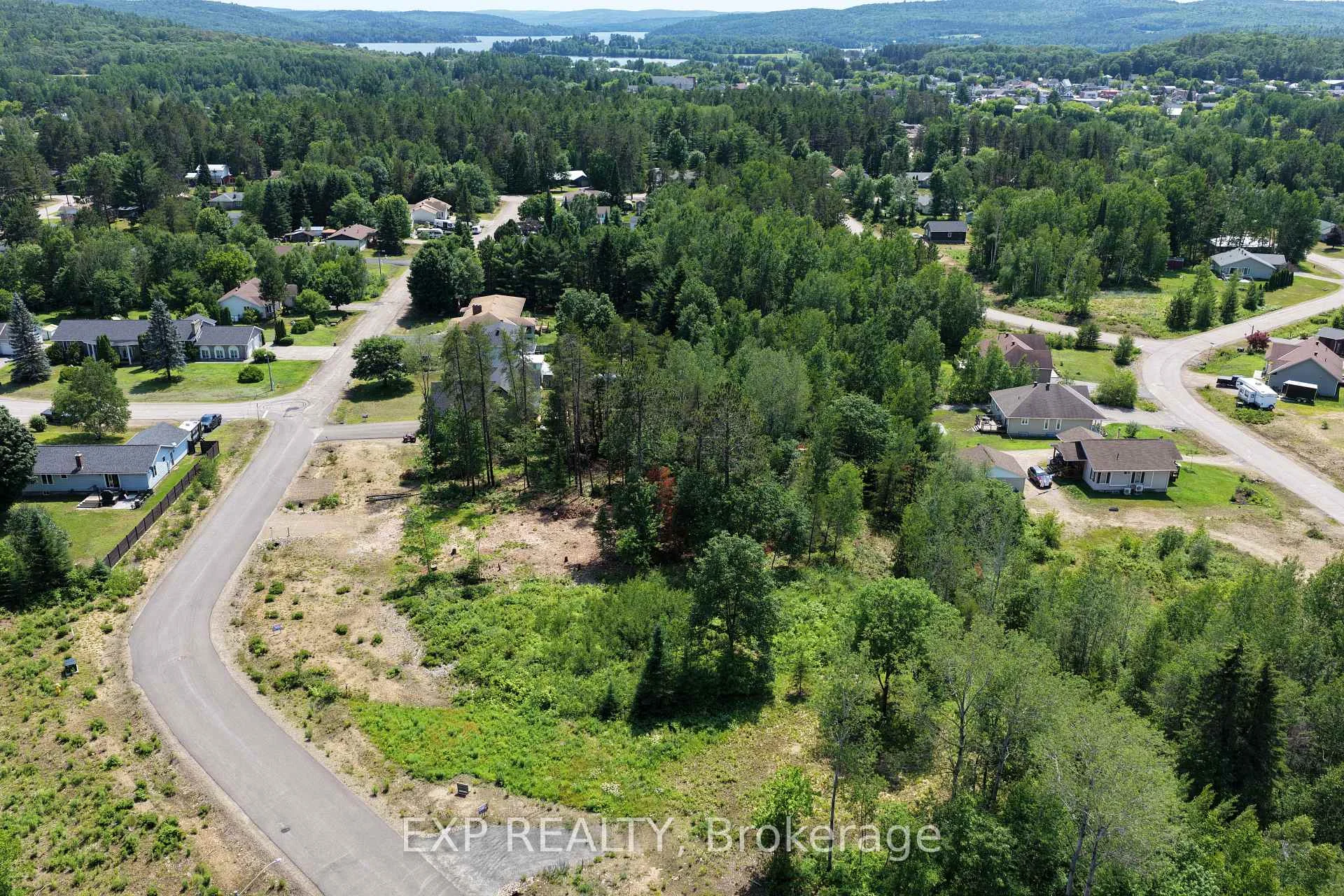Photo 12 of 71 Yantha Crescent, Madawaska Valley, Madawaska Valley — HOMEH