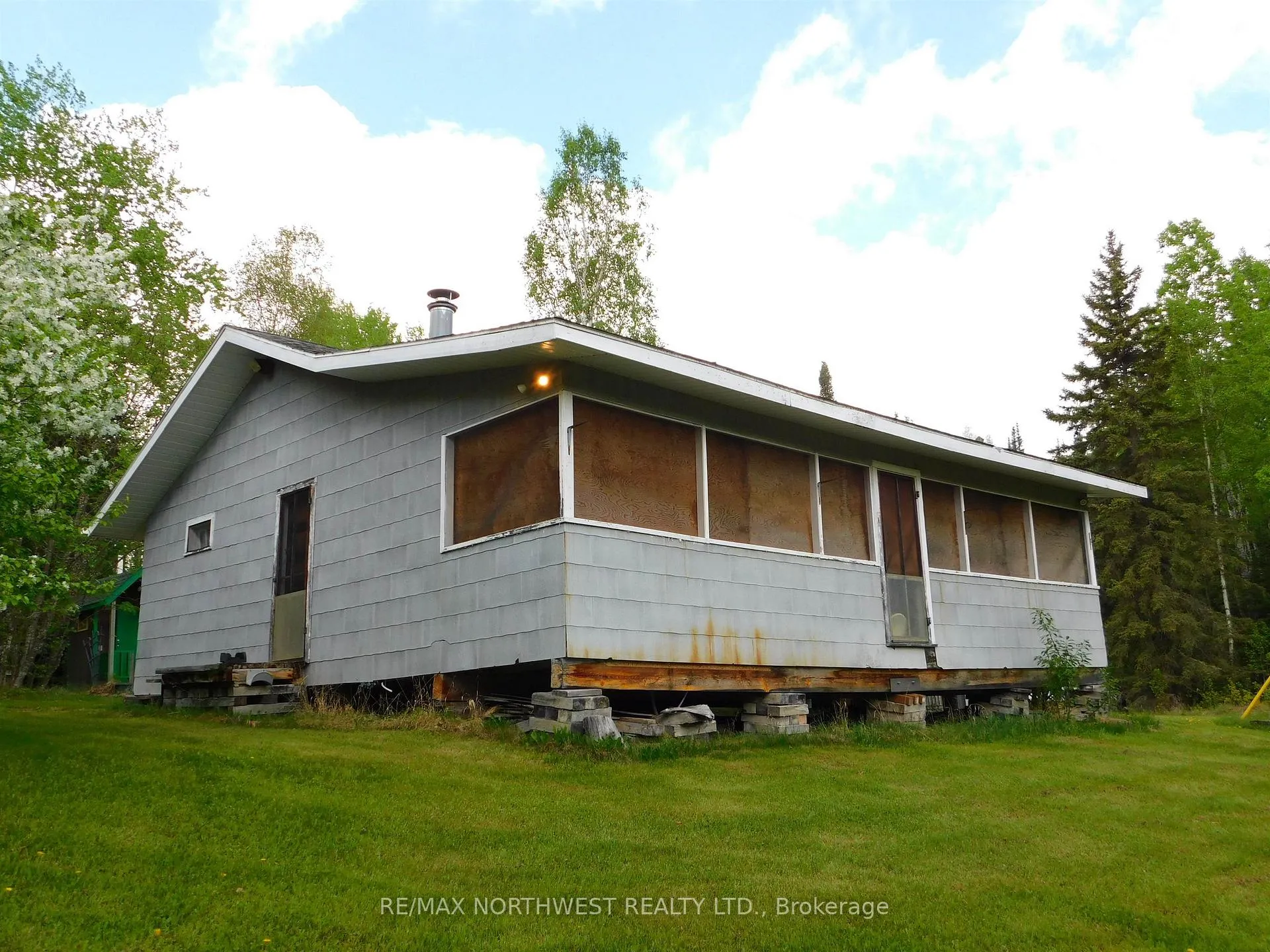 Photo 2 of 140 White Wing Road, Ear Falls — HOMEH