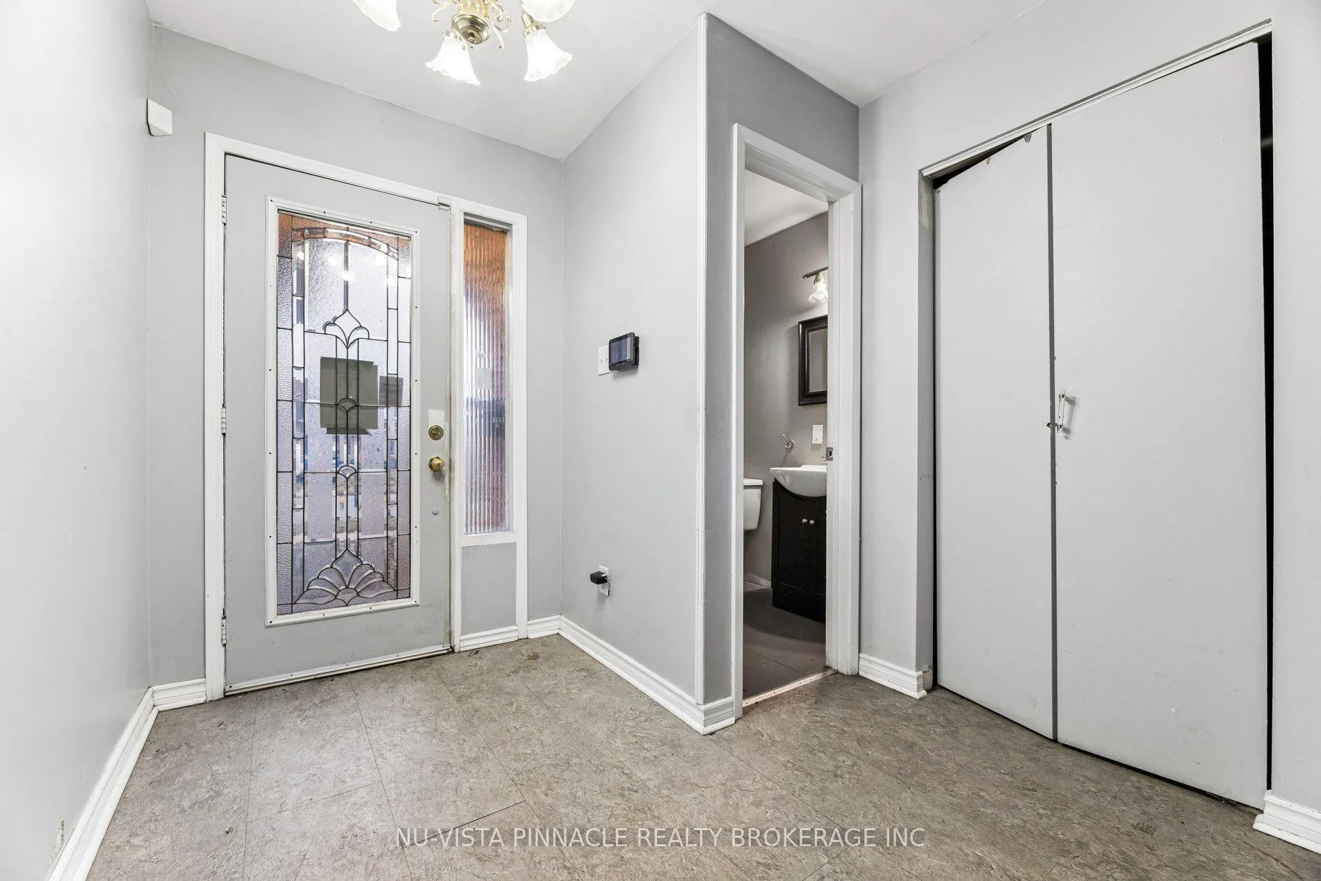 Photo 3 of 1627 Alwin Circle, Pickering, Village East — HOMEH
