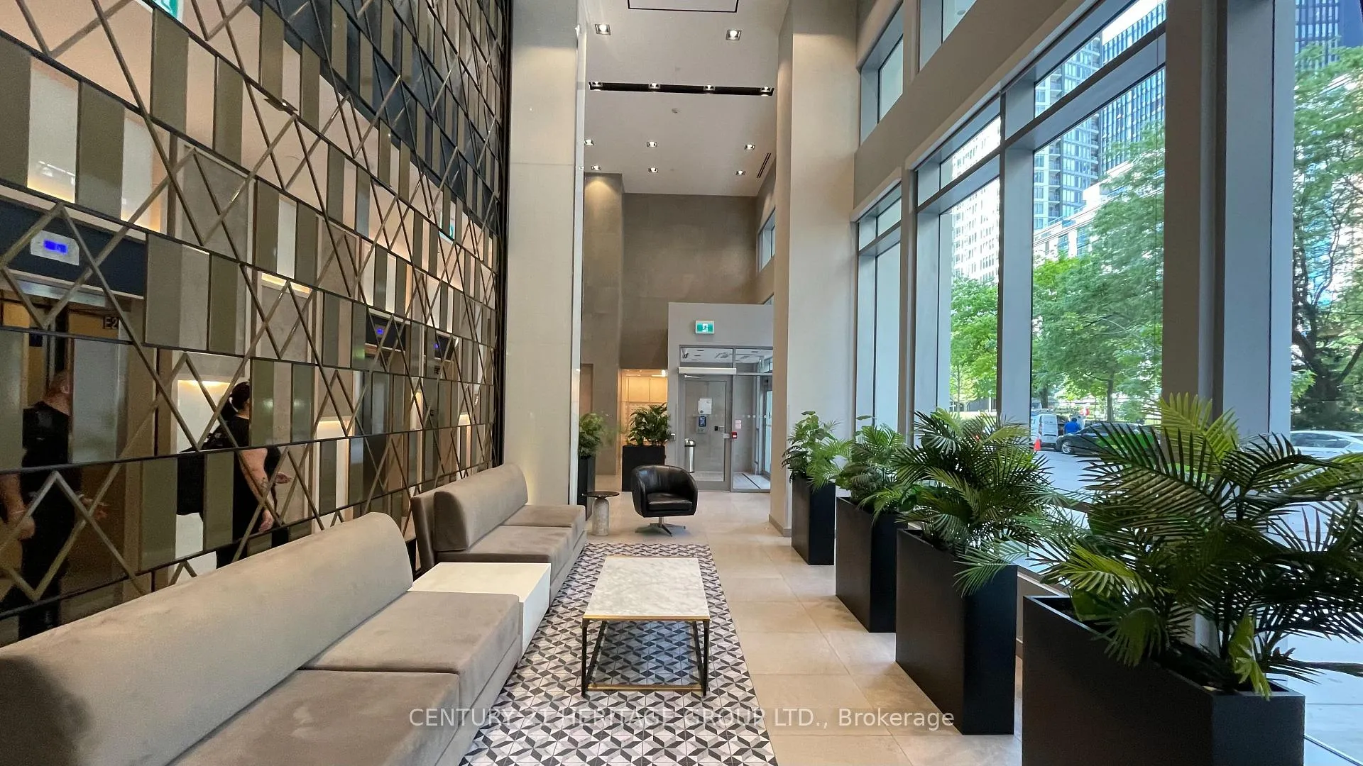 Photo 2 of Unit 1401, 77 Mutual Street, Toronto, Church-Yonge Corridor — HOMEH