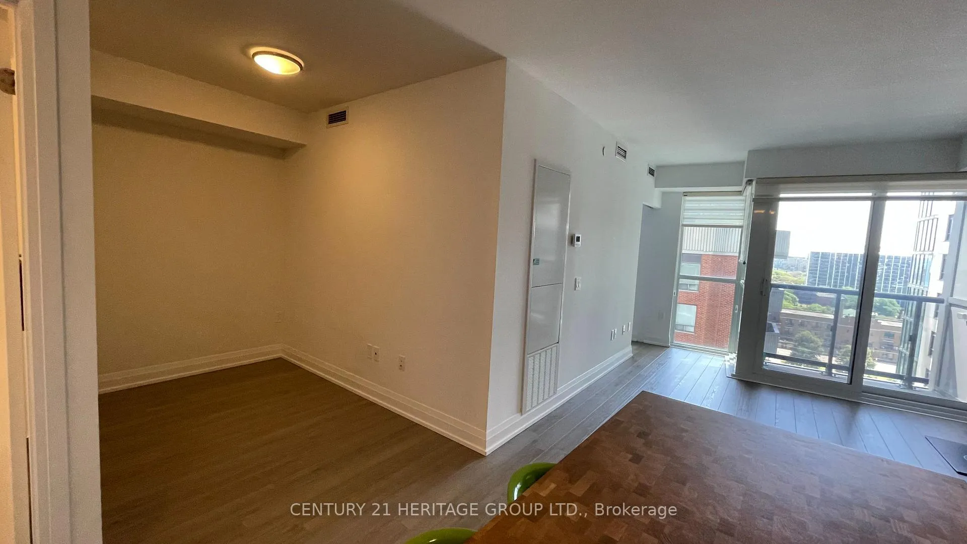 Photo 7 of Unit 1401, 77 Mutual Street, Toronto, Church-Yonge Corridor — HOMEH