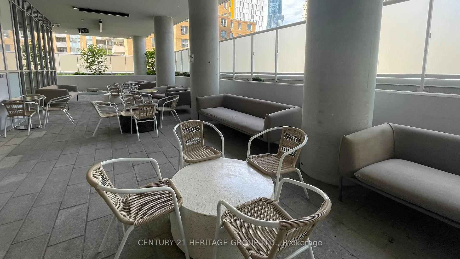Photo 14 of Unit 1401, 77 Mutual Street, Toronto, Church-Yonge Corridor — HOMEH