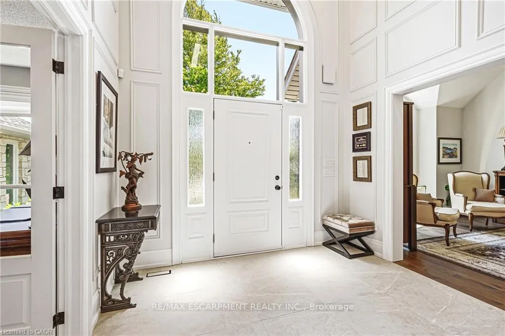 Photo 3 of 33 Golfview Crescent, Hamilton, Dundas — HOMEH