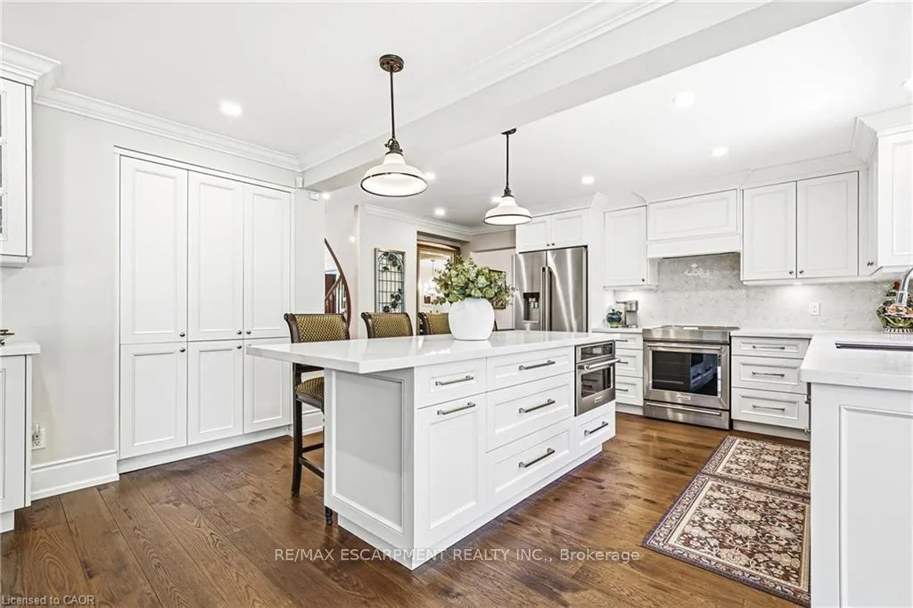 Photo 10 of 33 Golfview Crescent, Hamilton, Dundas — HOMEH