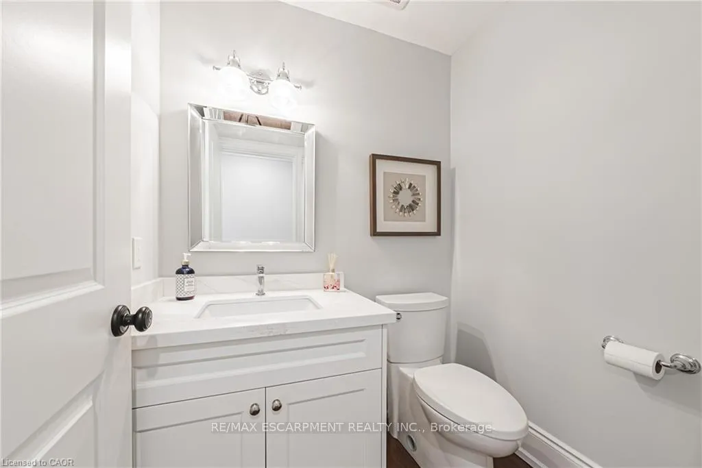 Photo 16 of 33 Golfview Crescent, Hamilton, Dundas — HOMEH