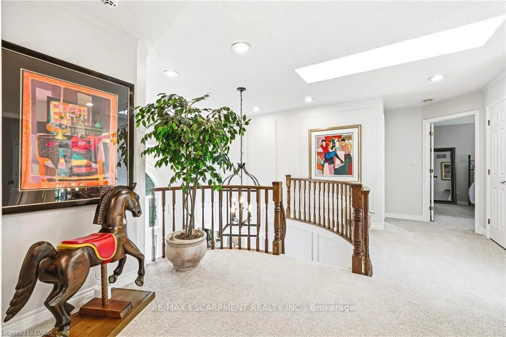 Photo 18 of 33 Golfview Crescent, Hamilton, Dundas — HOMEH