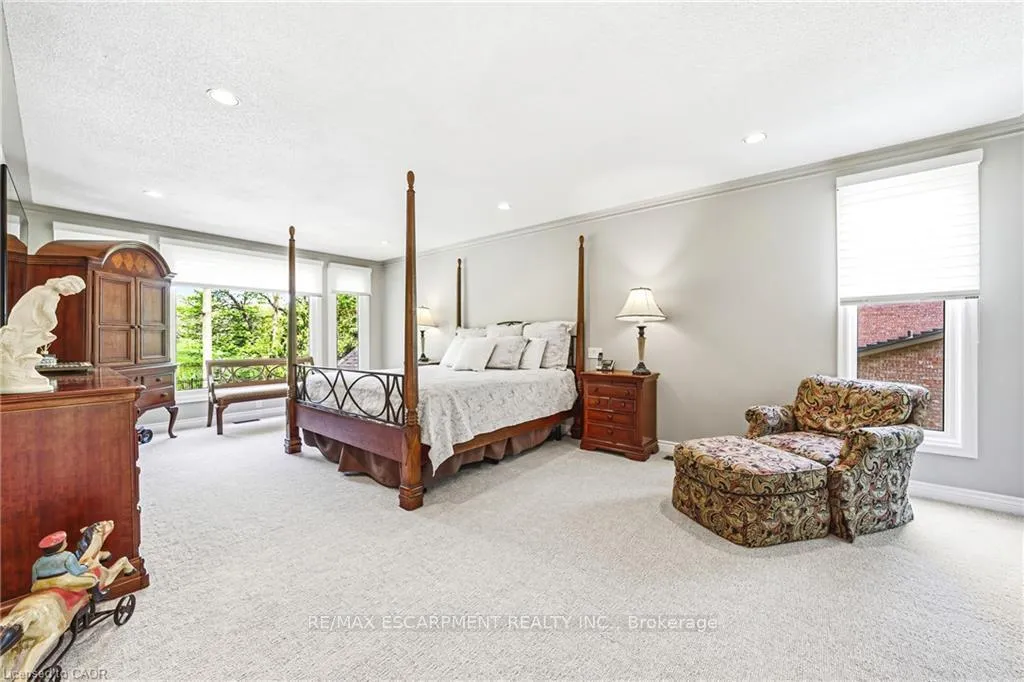 Photo 19 of 33 Golfview Crescent, Hamilton, Dundas — HOMEH