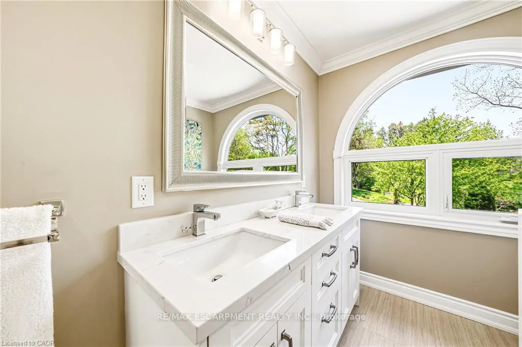 Photo 26 of 33 Golfview Crescent, Hamilton, Dundas — HOMEH